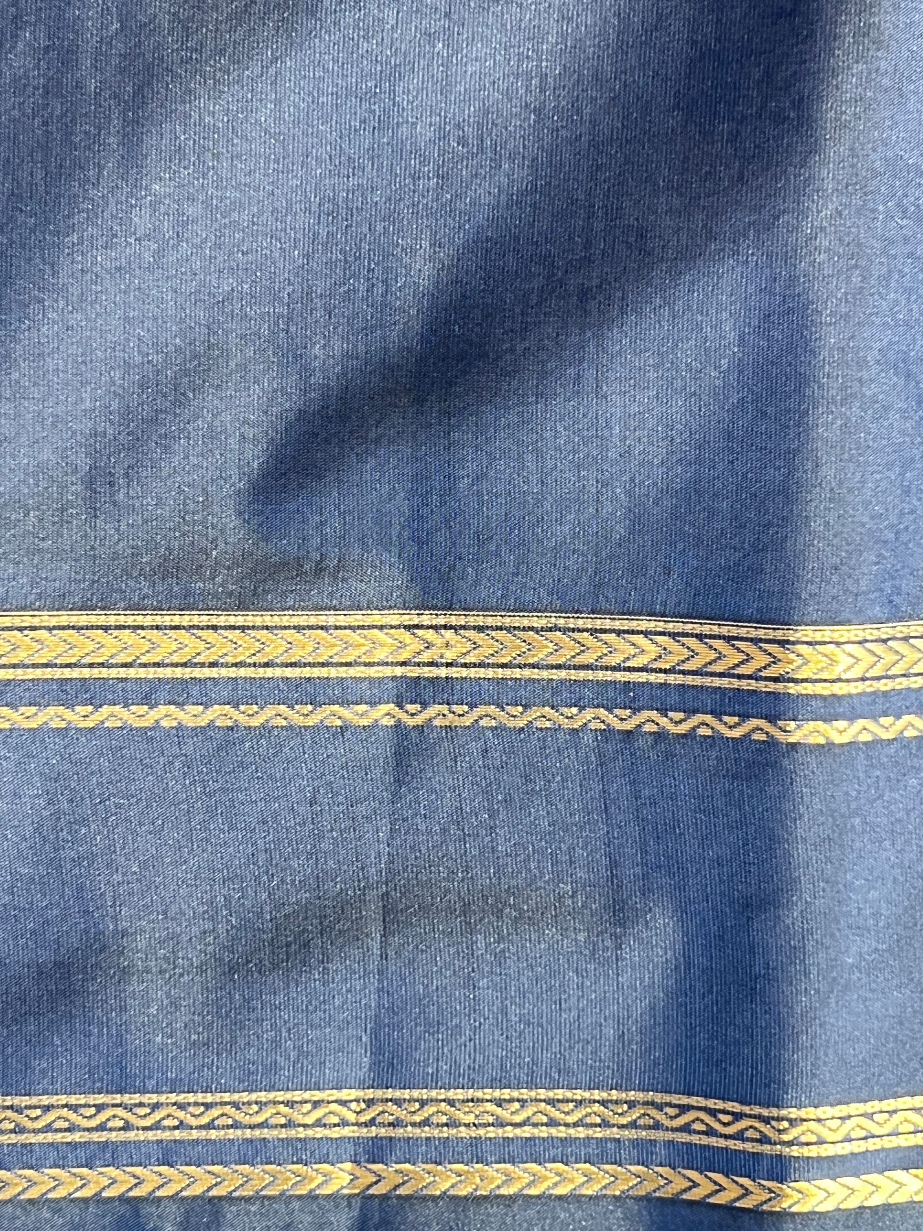 Traditional Rettapet Pattern With Floral Buti Elegance | LPR119