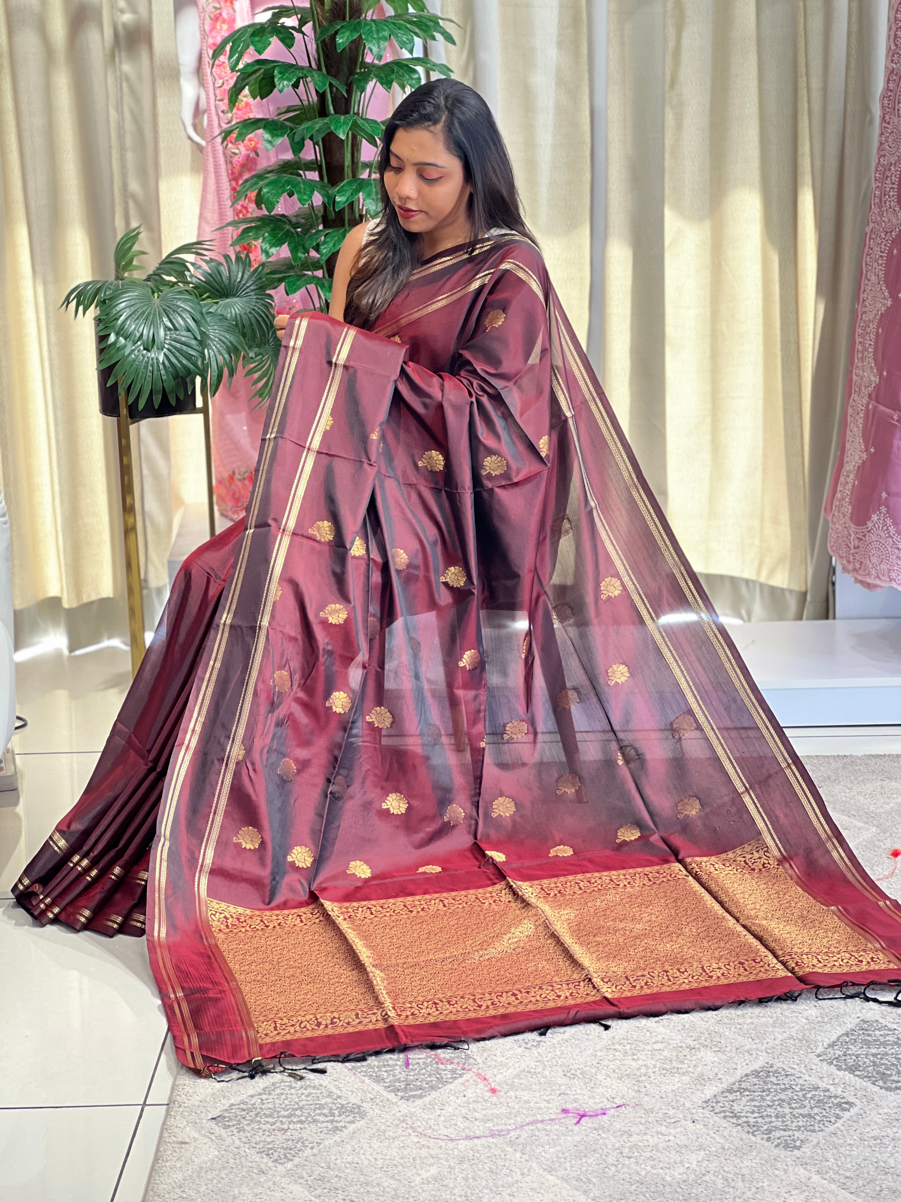Traditional Rettapet Pattern With Floral Buti Elegance | LPR129