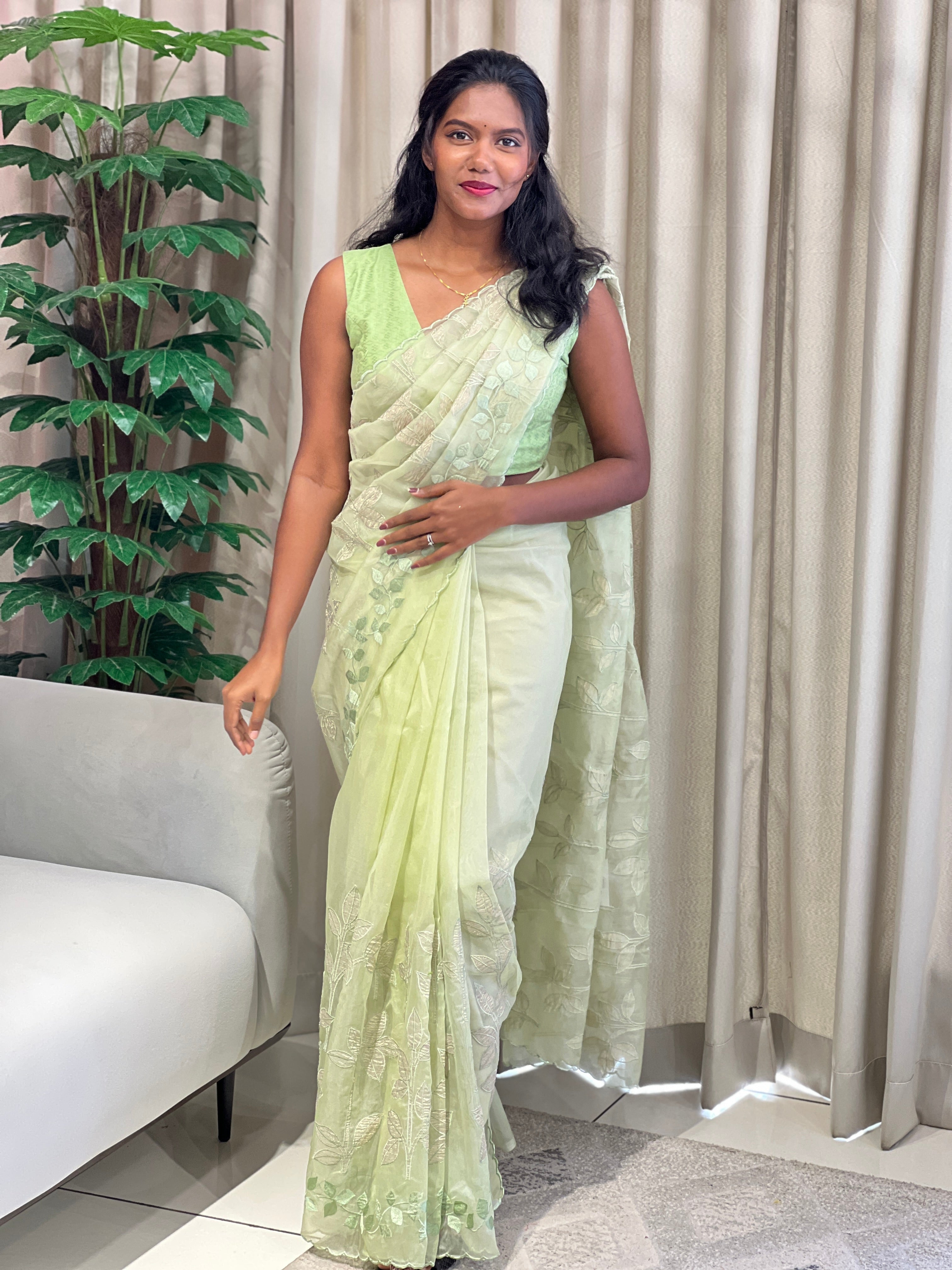 Floral Applique Detailed Organza Saree | MM256