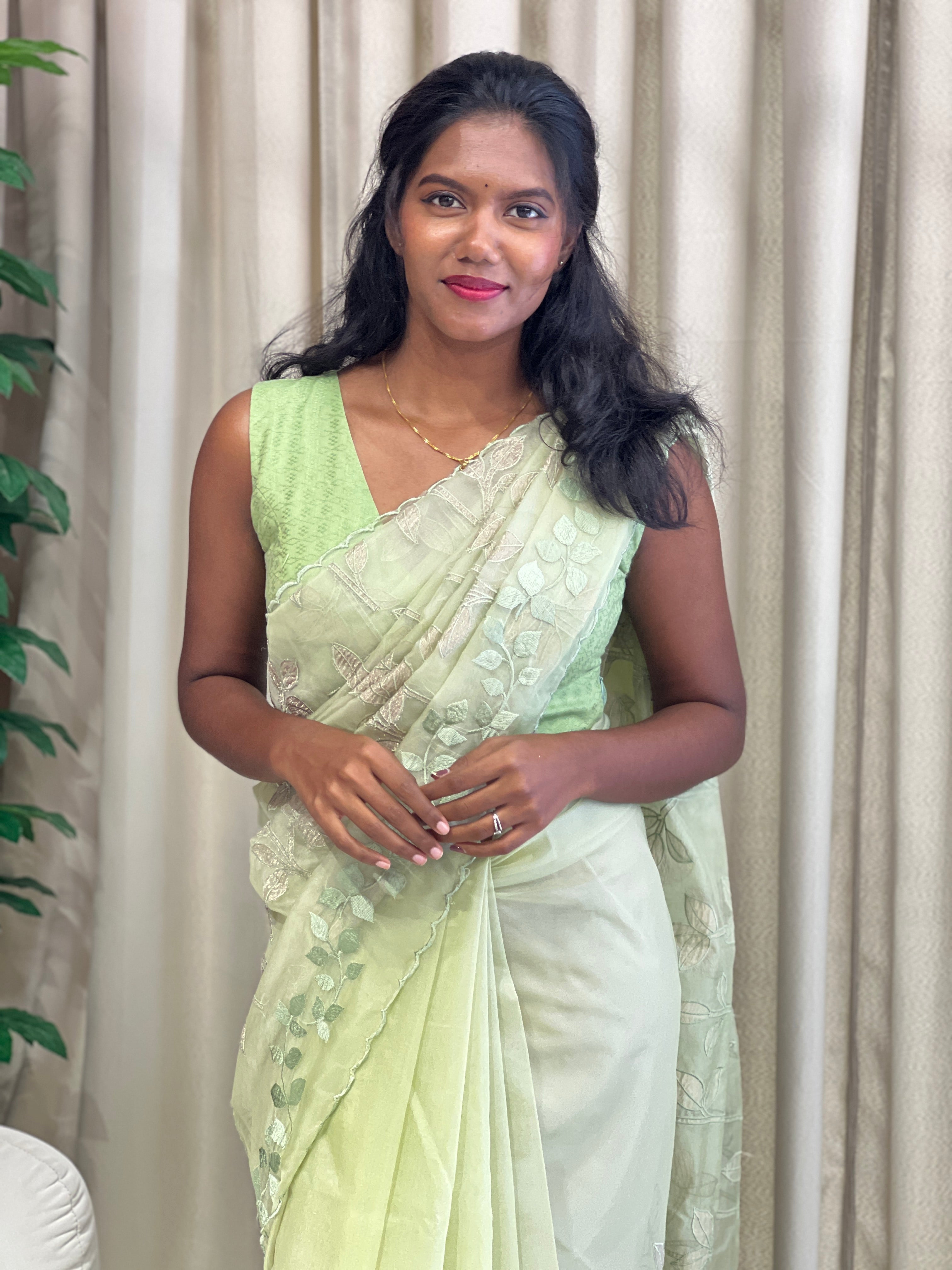 Floral Applique Detailed Organza Saree | MM256