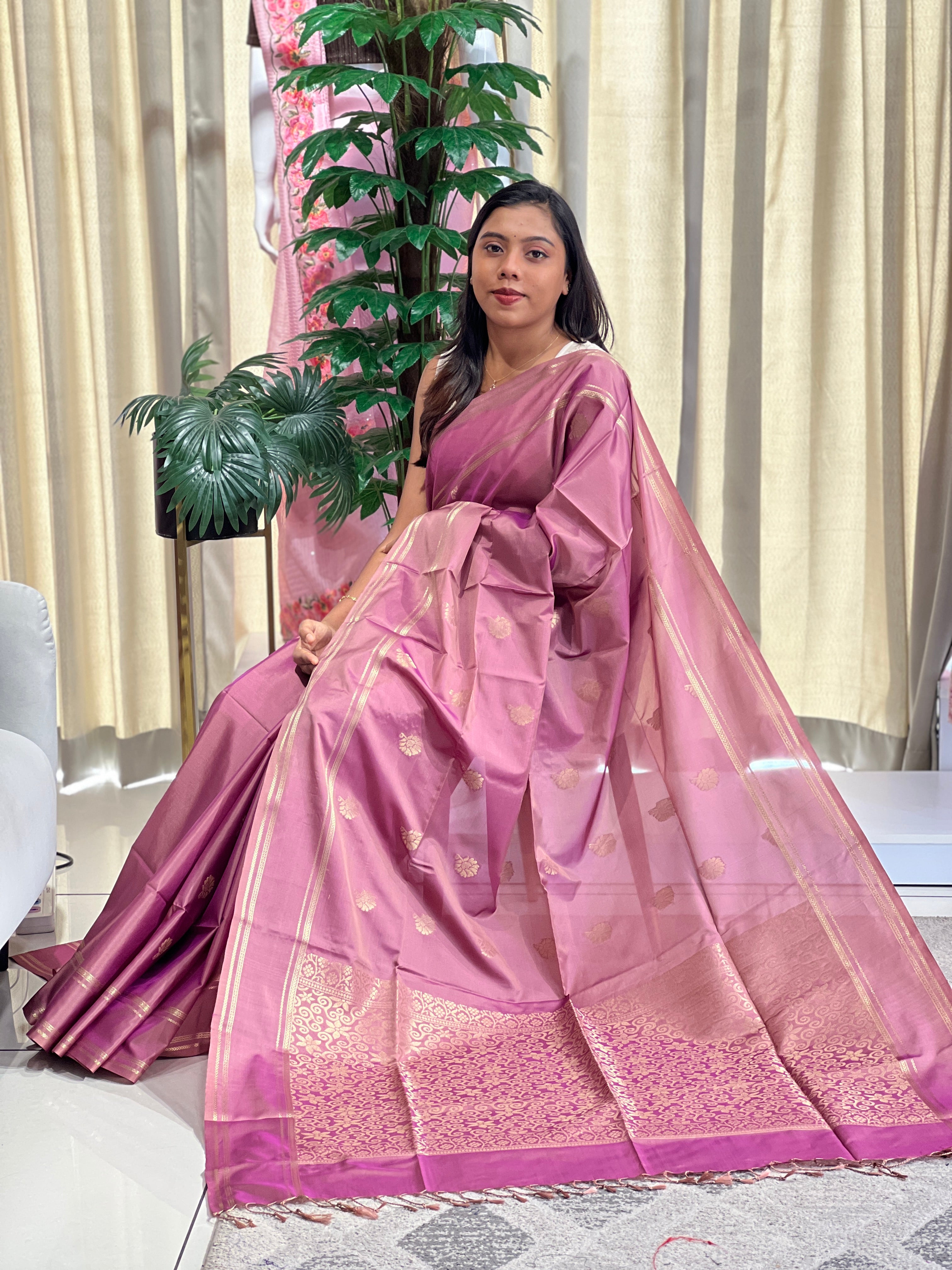 Traditional Rettapet Pattern With Floral Buti Elegance | LPR131