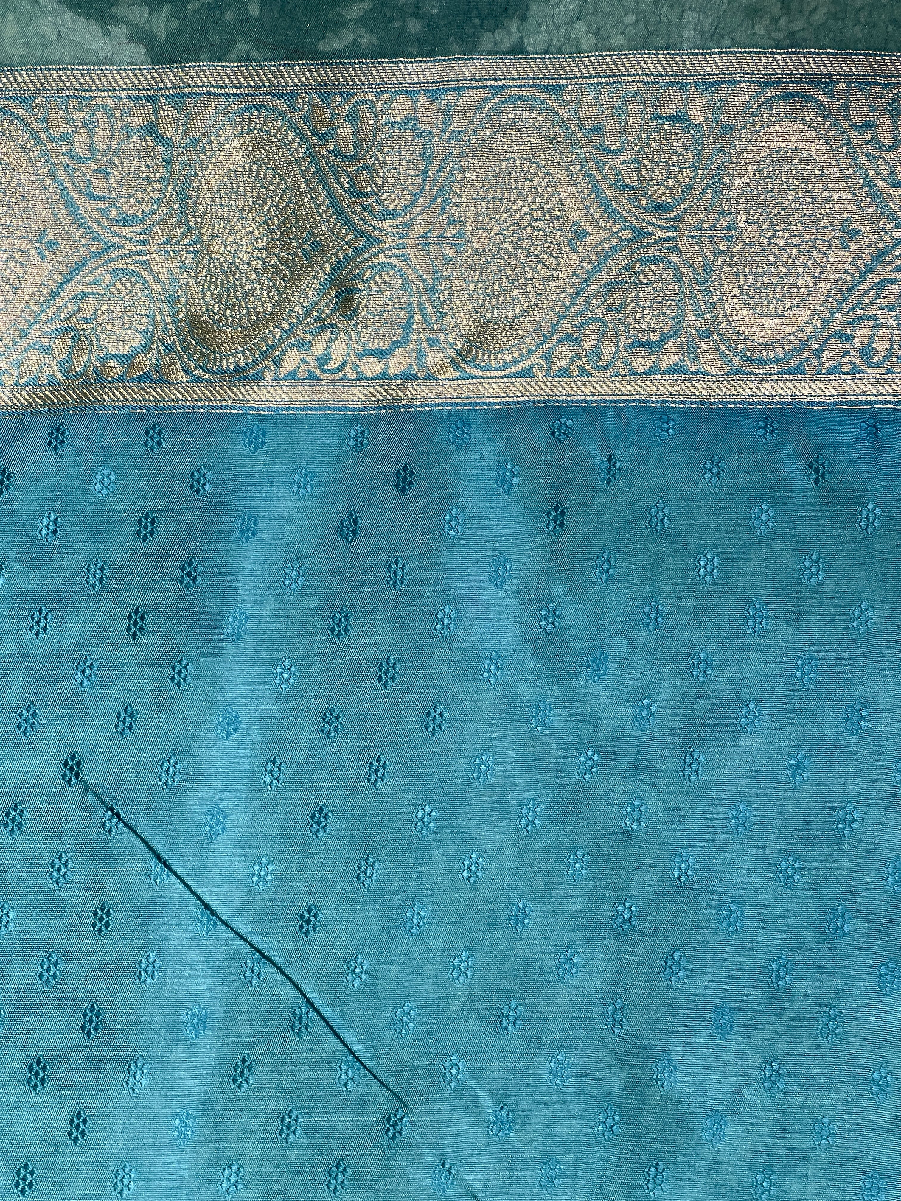 Zari And Thread Woven Banarasi Silk Saree | NN447