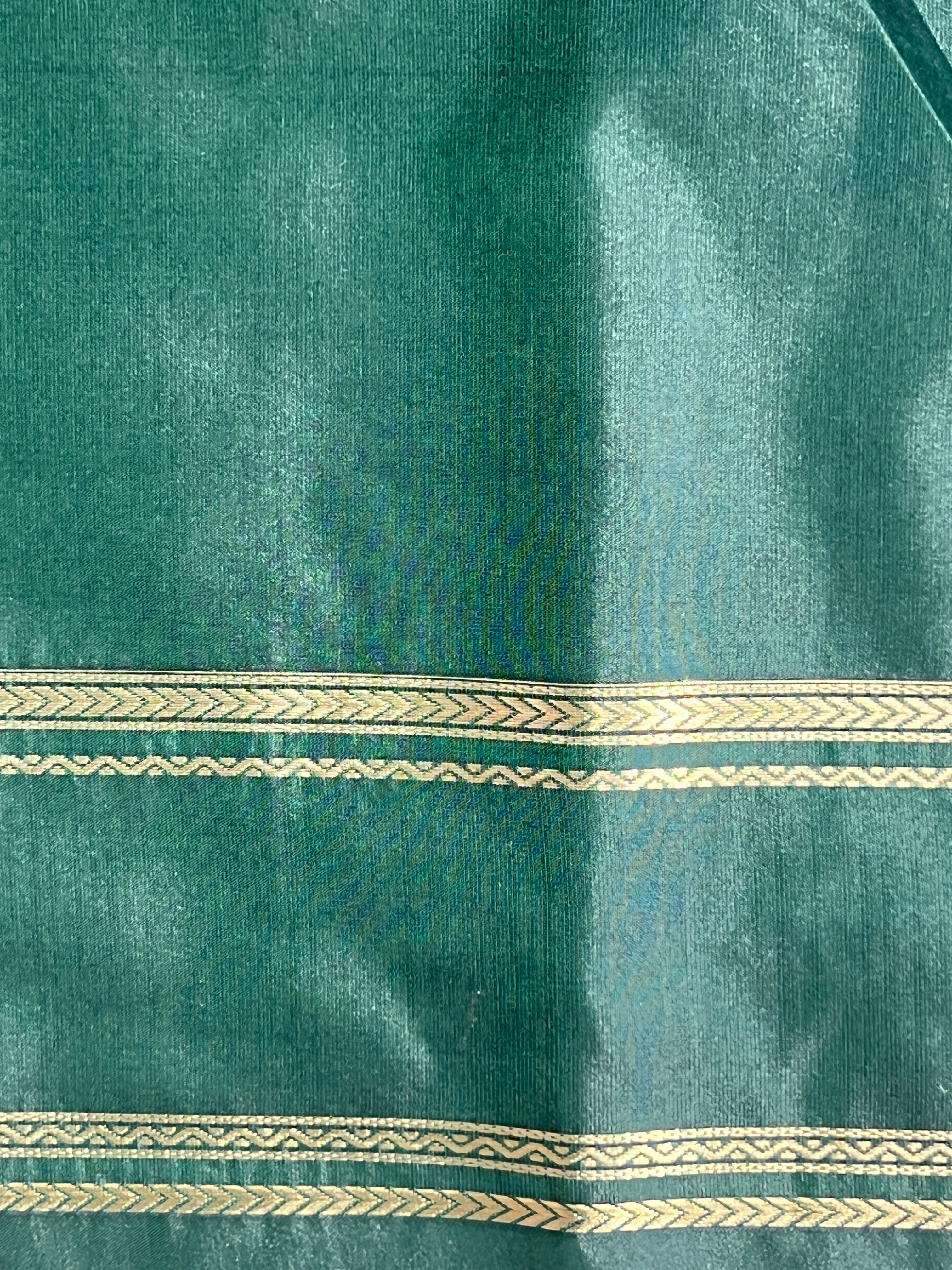 Traditional Rettapet Pattern With Floral Buti Elegance | LPR117