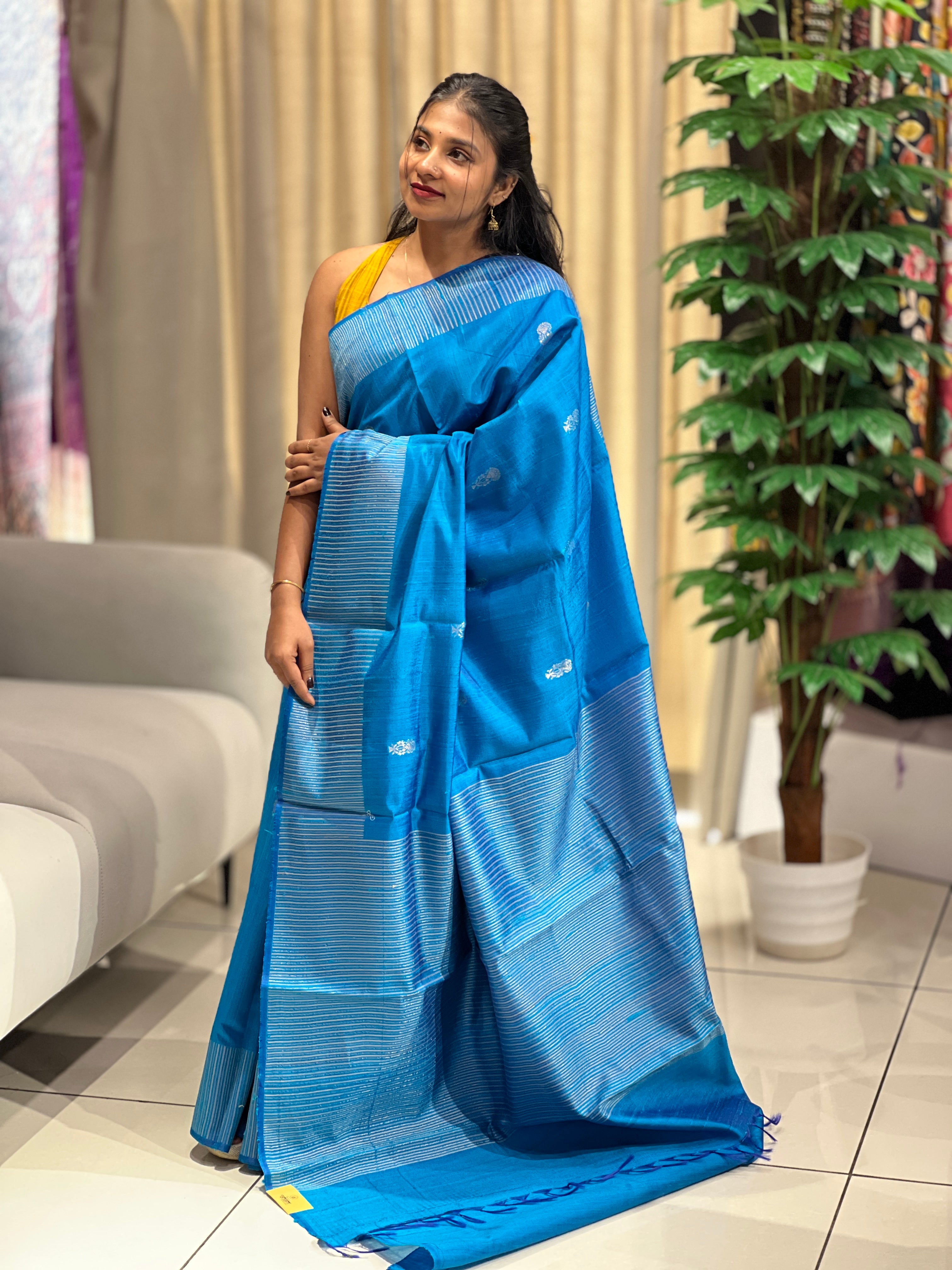 Traditional Hand Woven Raw Silk Saree | HS1252