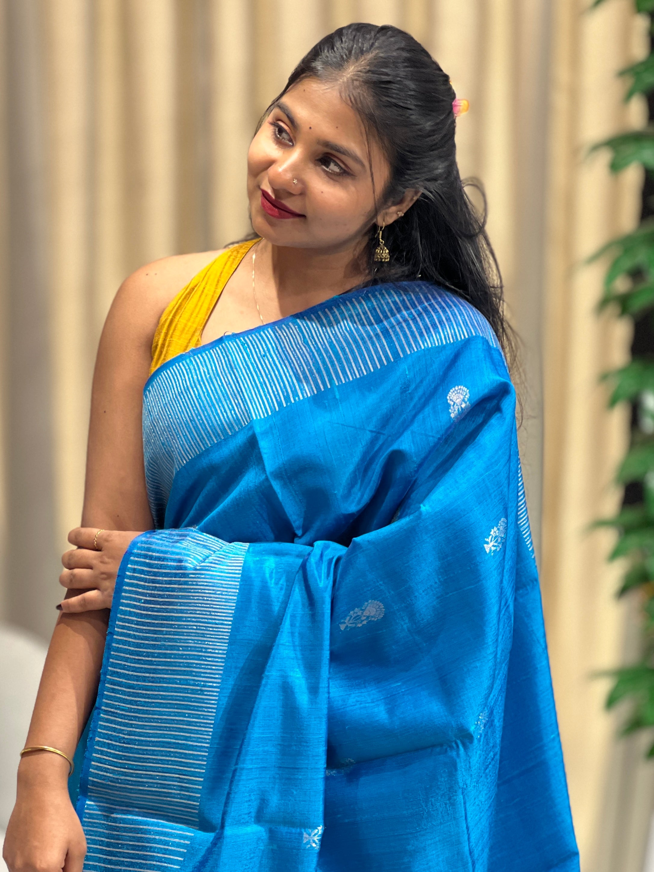 Traditional Hand Woven Raw Silk Saree | HS1252