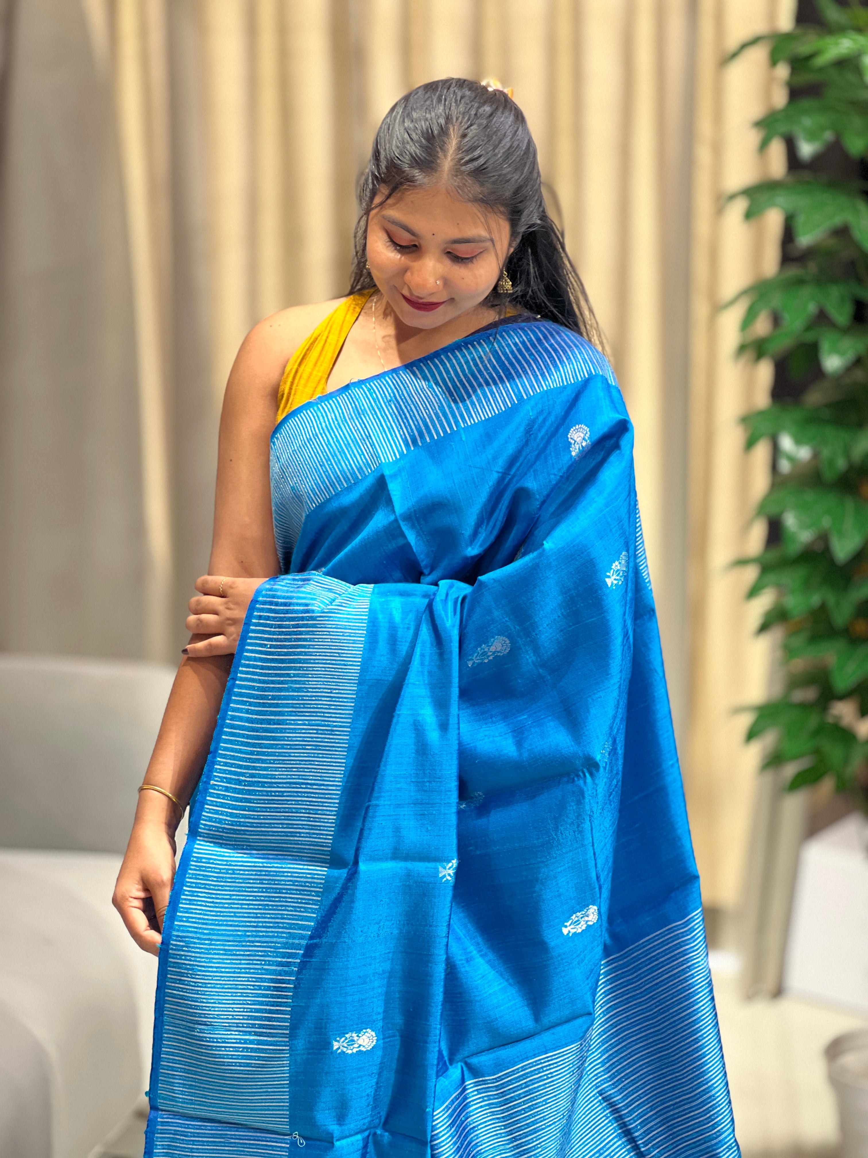 Traditional Hand Woven Raw Silk Saree | HS1252