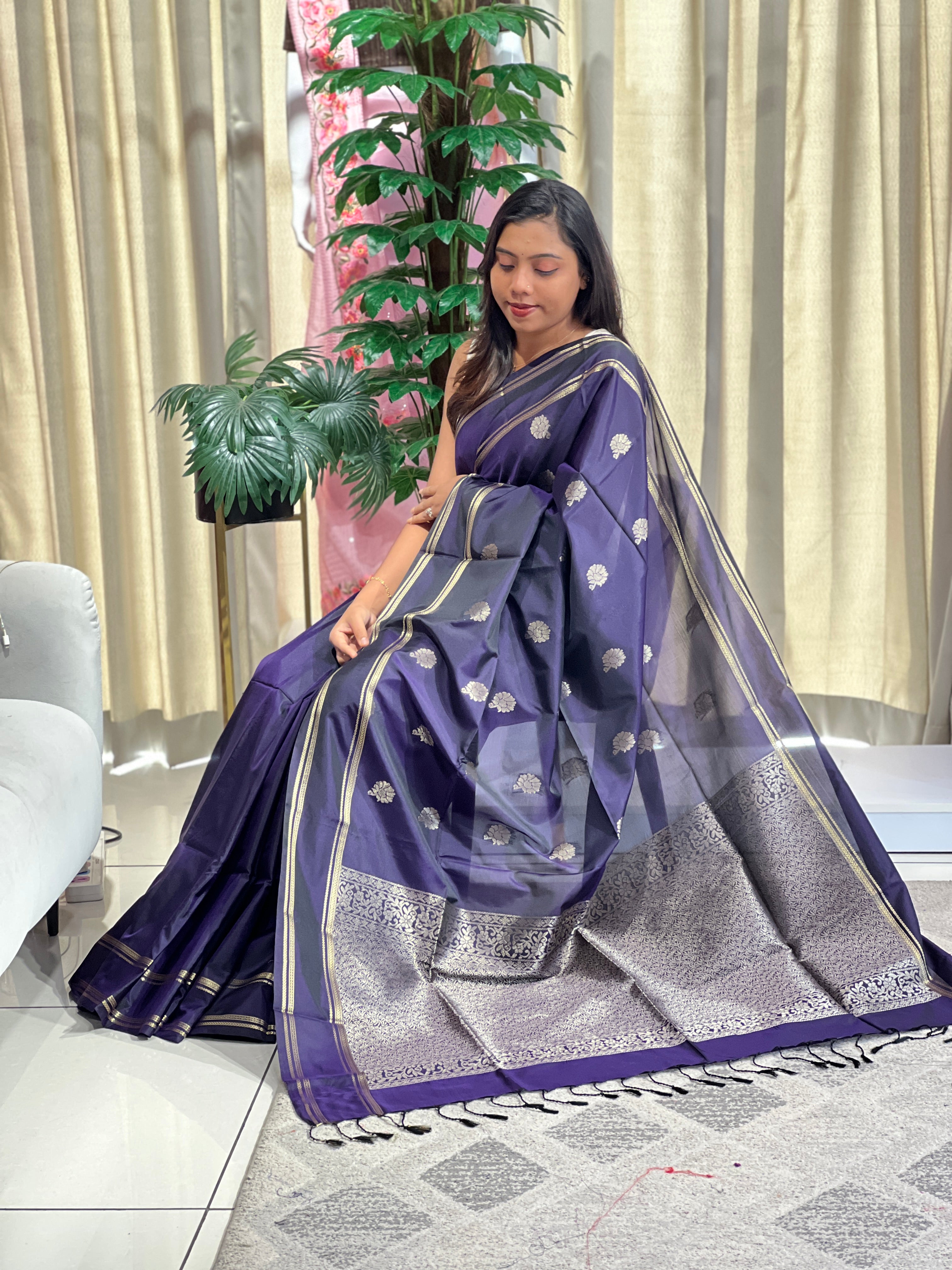 Traditional Rettapet Pattern With Floral Buti Elegance | LPR133
