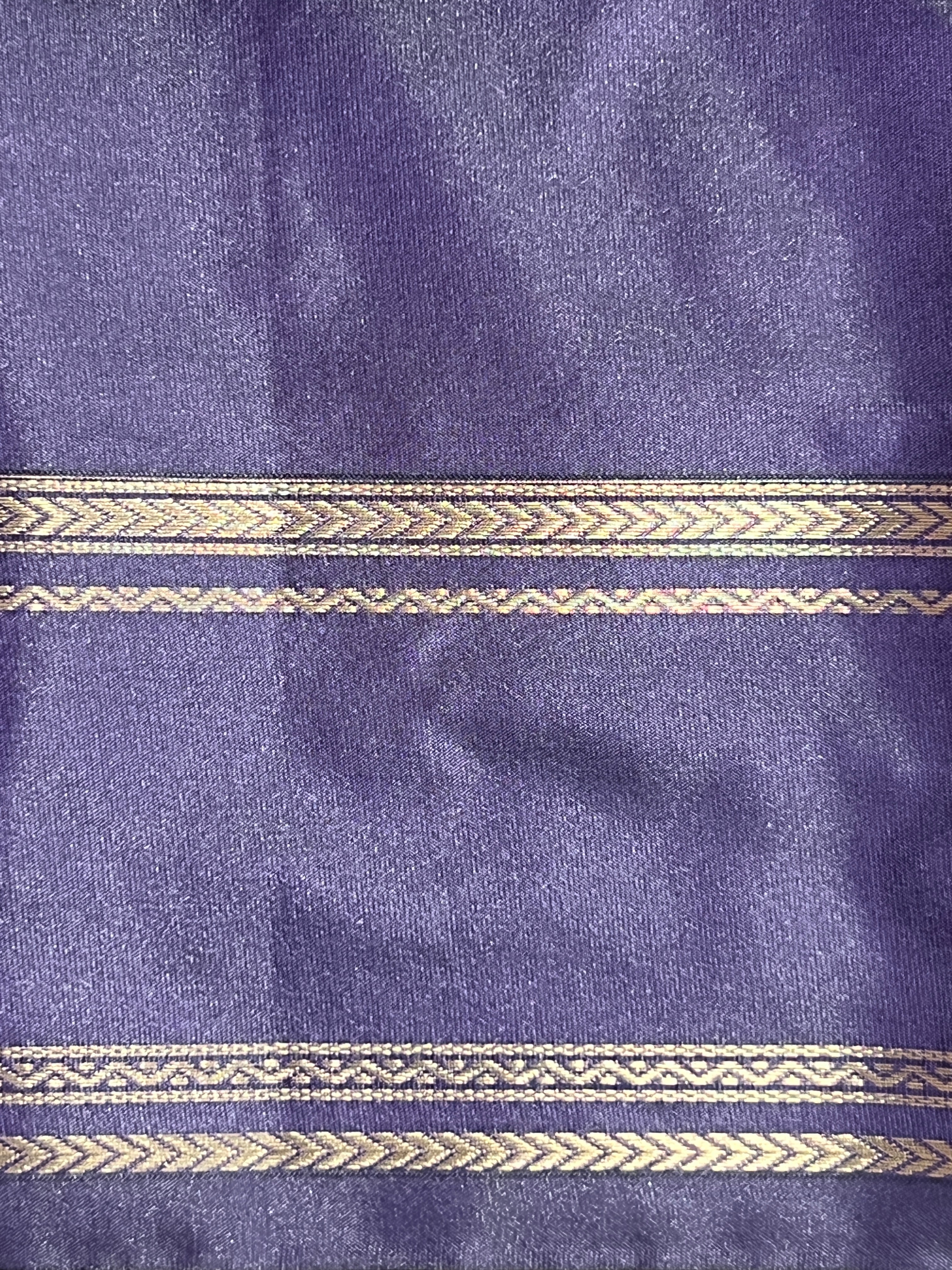 Traditional Rettapet Pattern With Floral Buti Elegance | LPR133