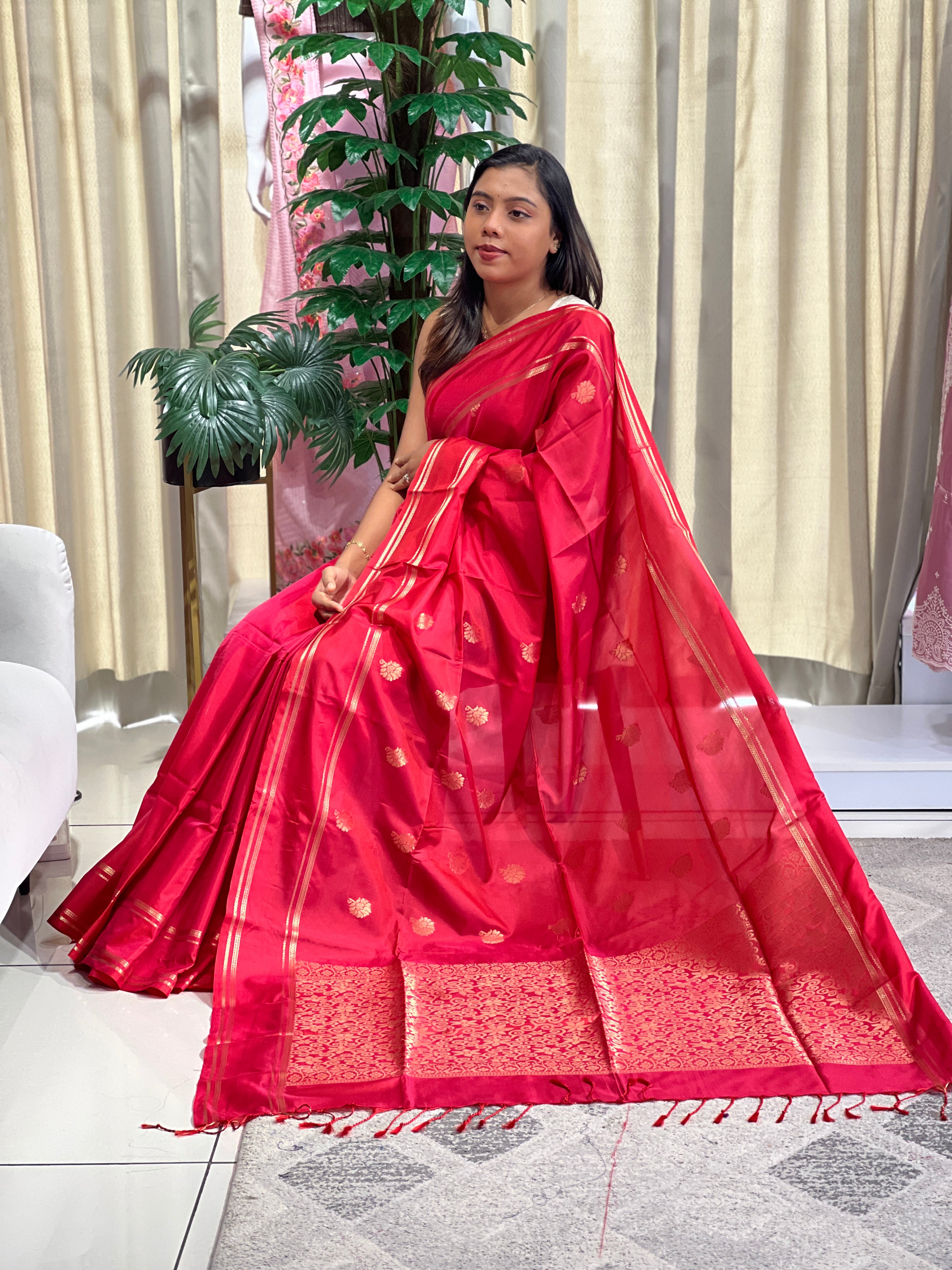 Traditional Rettapet Pattern With Floral Buti Elegance | LPR132
