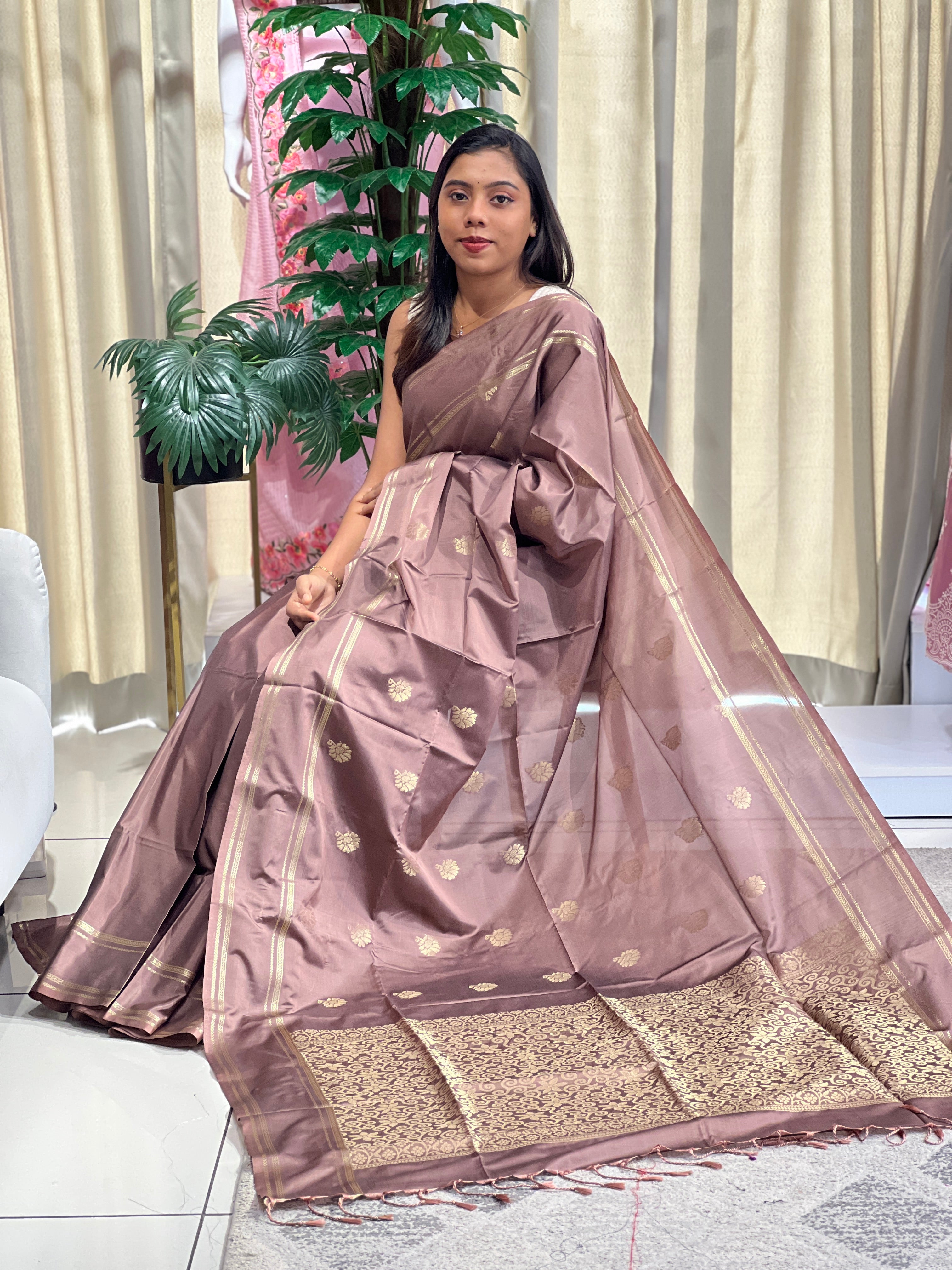 Traditional Rettapet Pattern With Floral Buti Elegance | LPR125