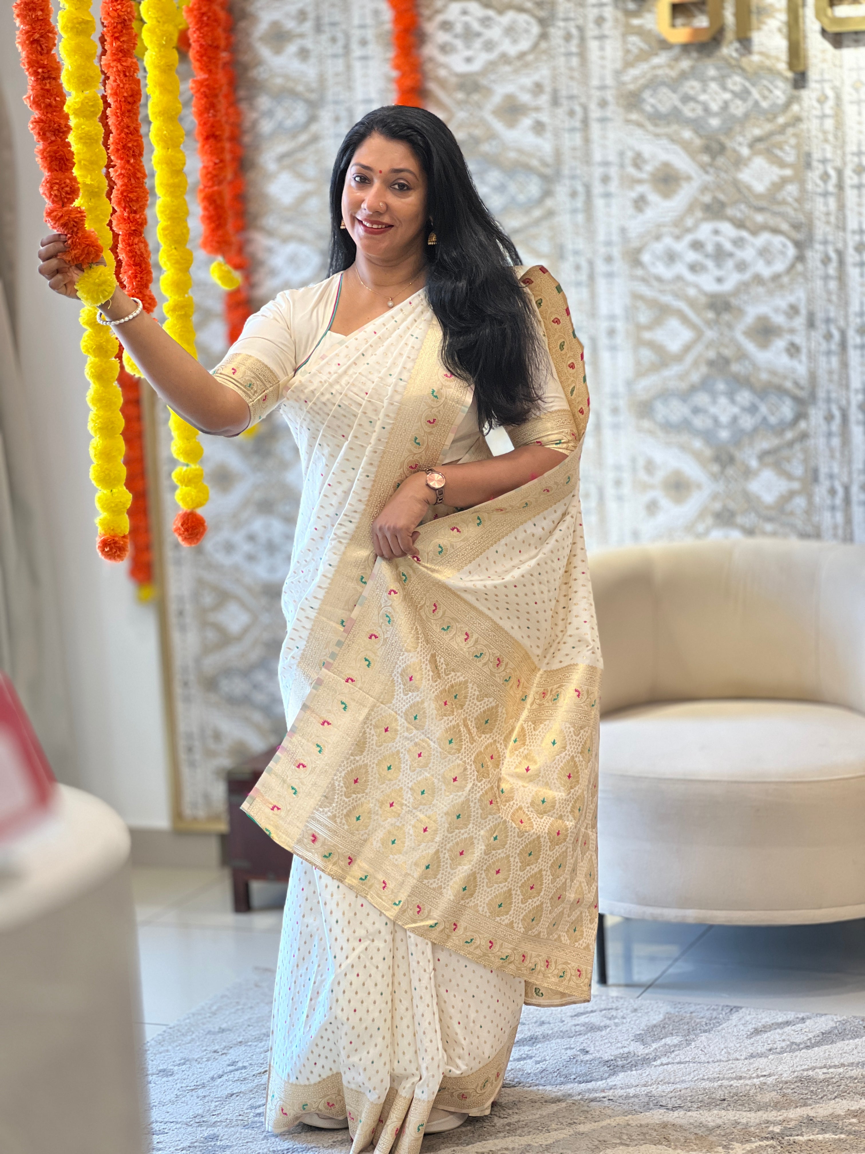 Traditional Meenakari Buta Pattern Banarasi Saree | SSN532