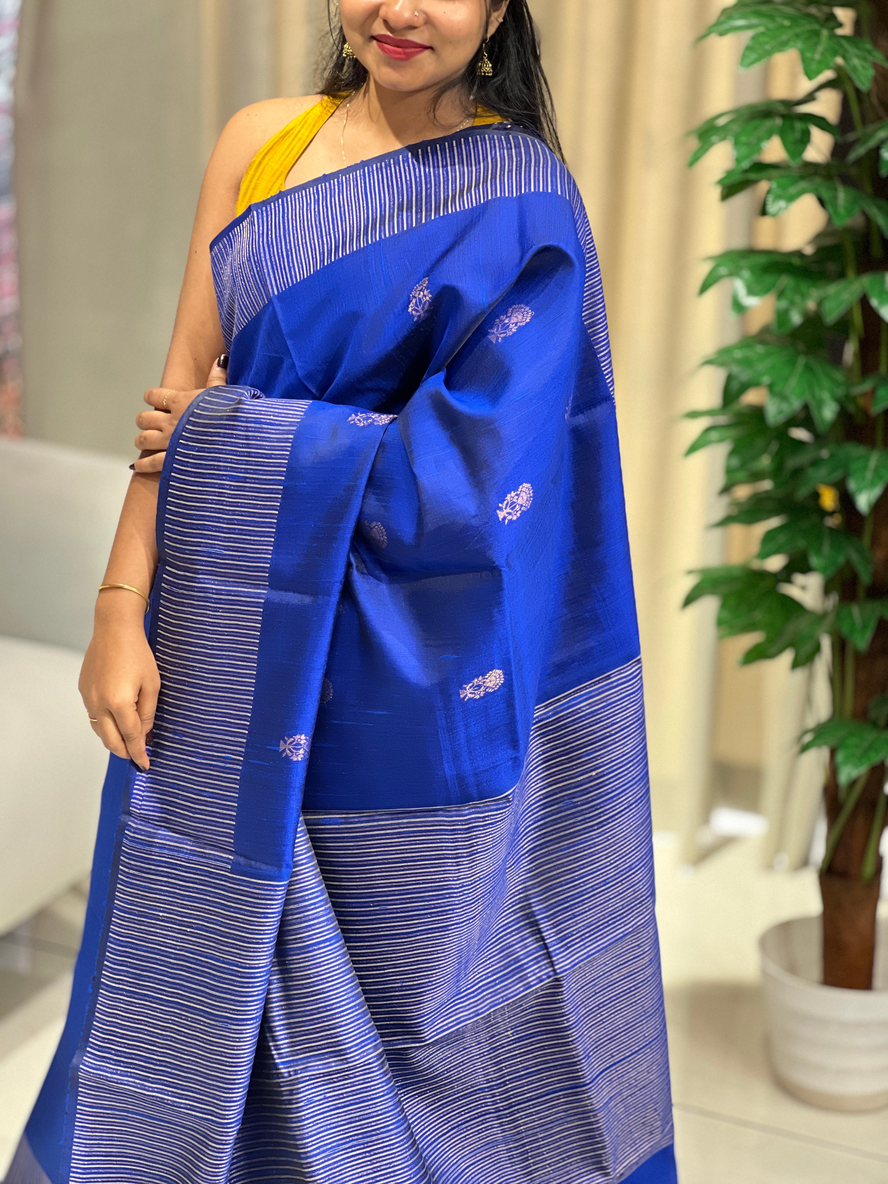 Traditional Hand Woven Raw Silk Saree | HS1250