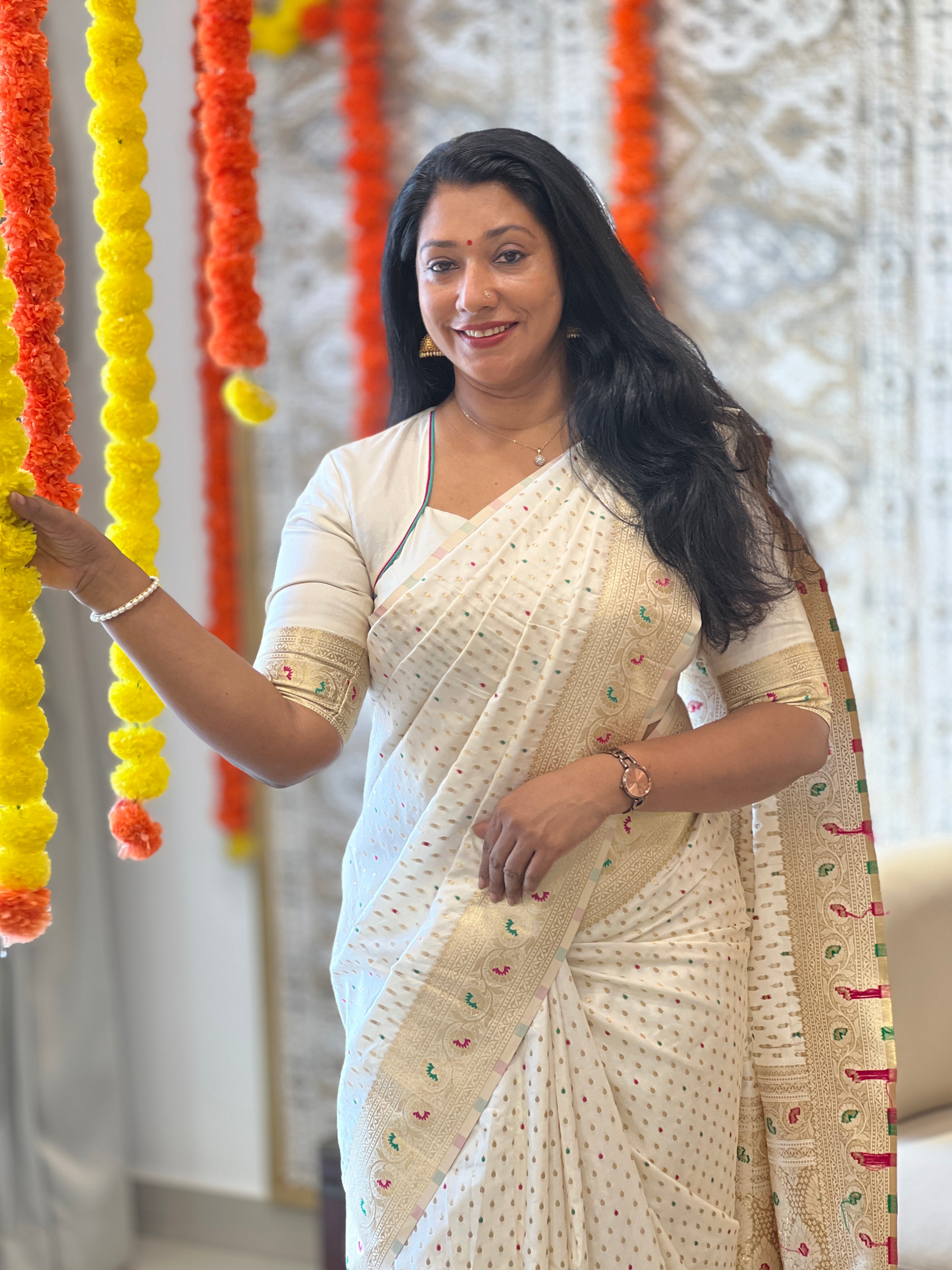 Traditional Meenakari Buta Pattern Banarasi Saree | SSN532
