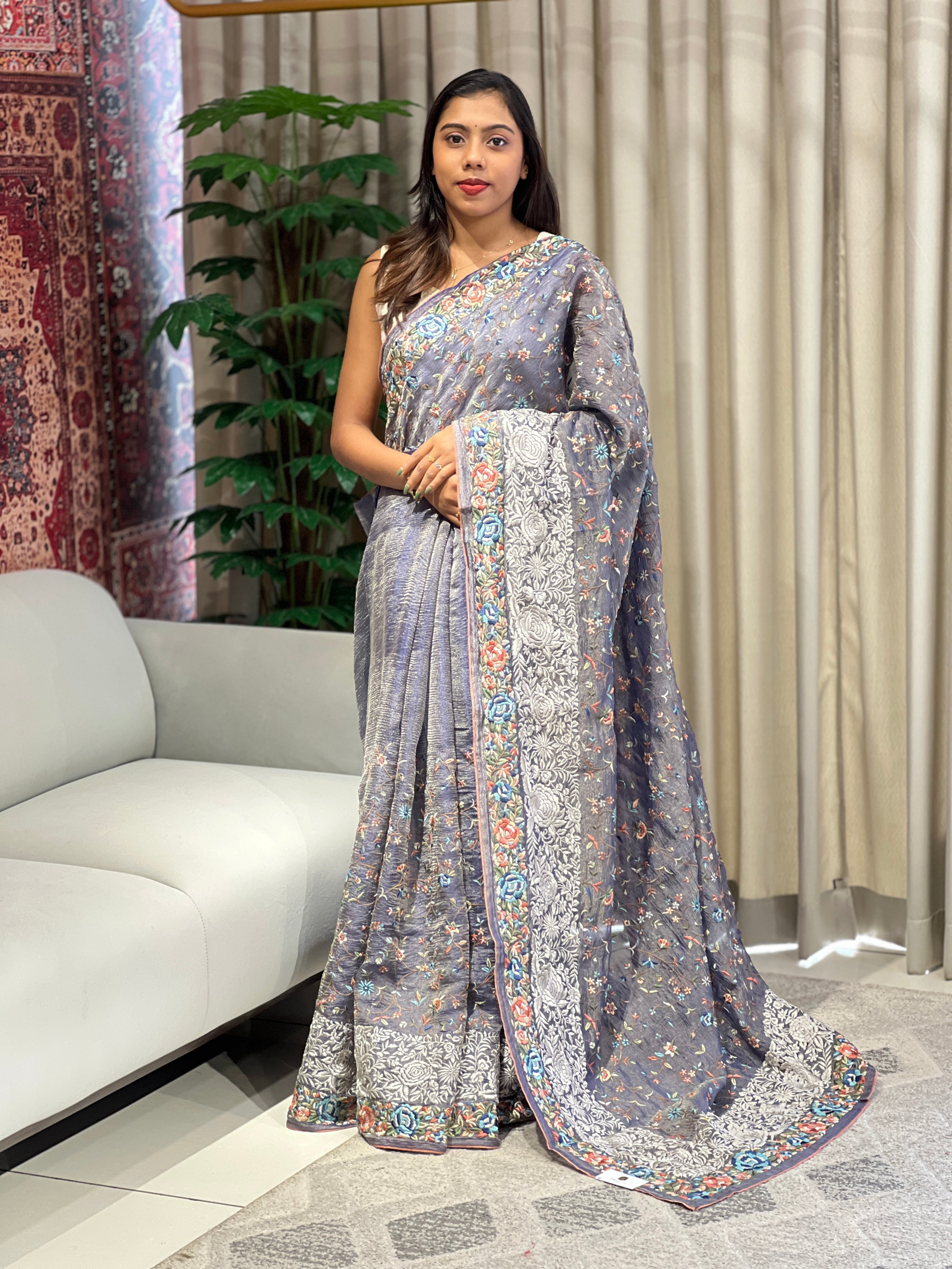 Floral Jaal Embroidery Detailed Crushed Tissue Organza Saree | RGD991R