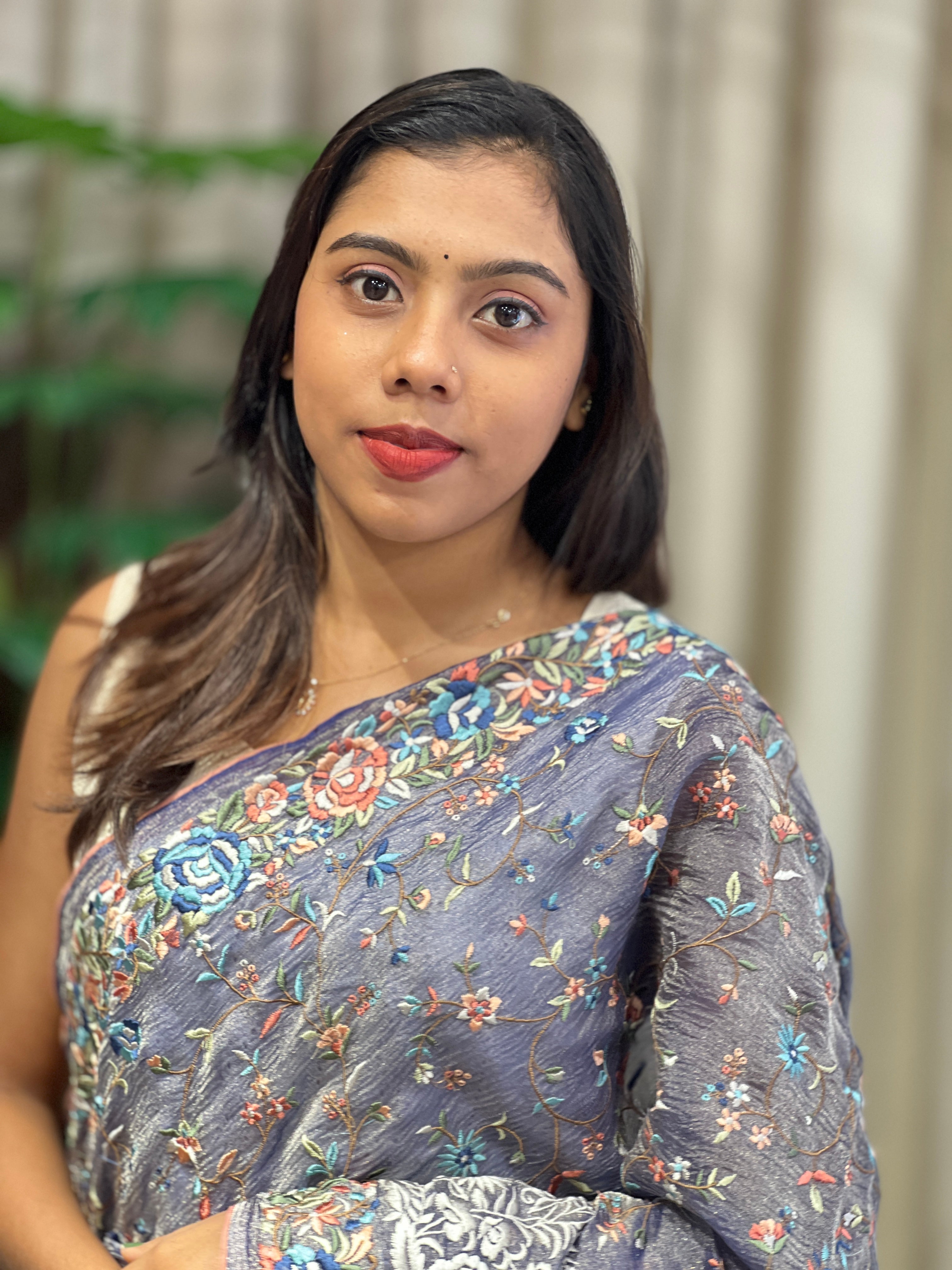 Floral Jaal Embroidery Detailed Crushed Tissue Organza Saree | RGD991R