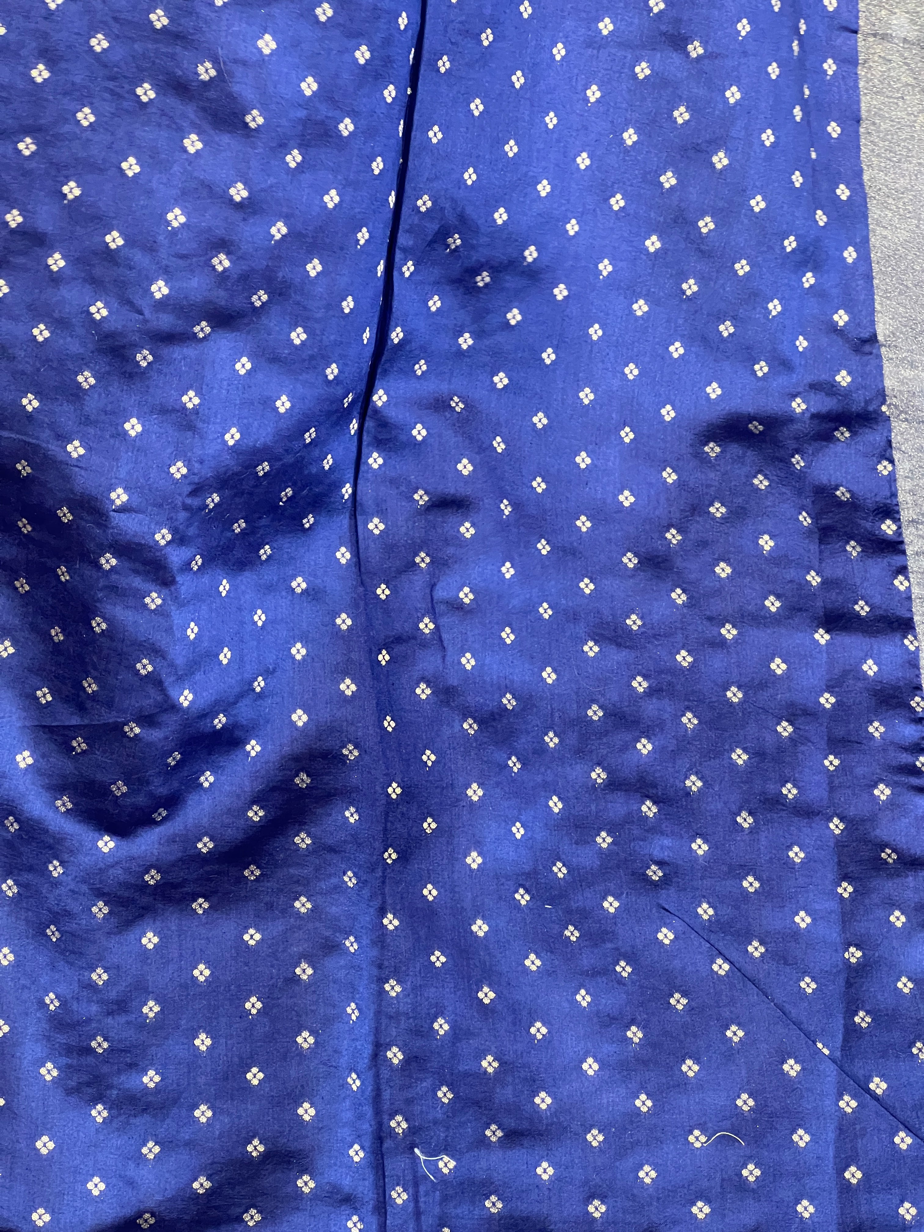 Floral Jaal Embroidery Detailed Crushed Tissue Organza Saree | RGD991R