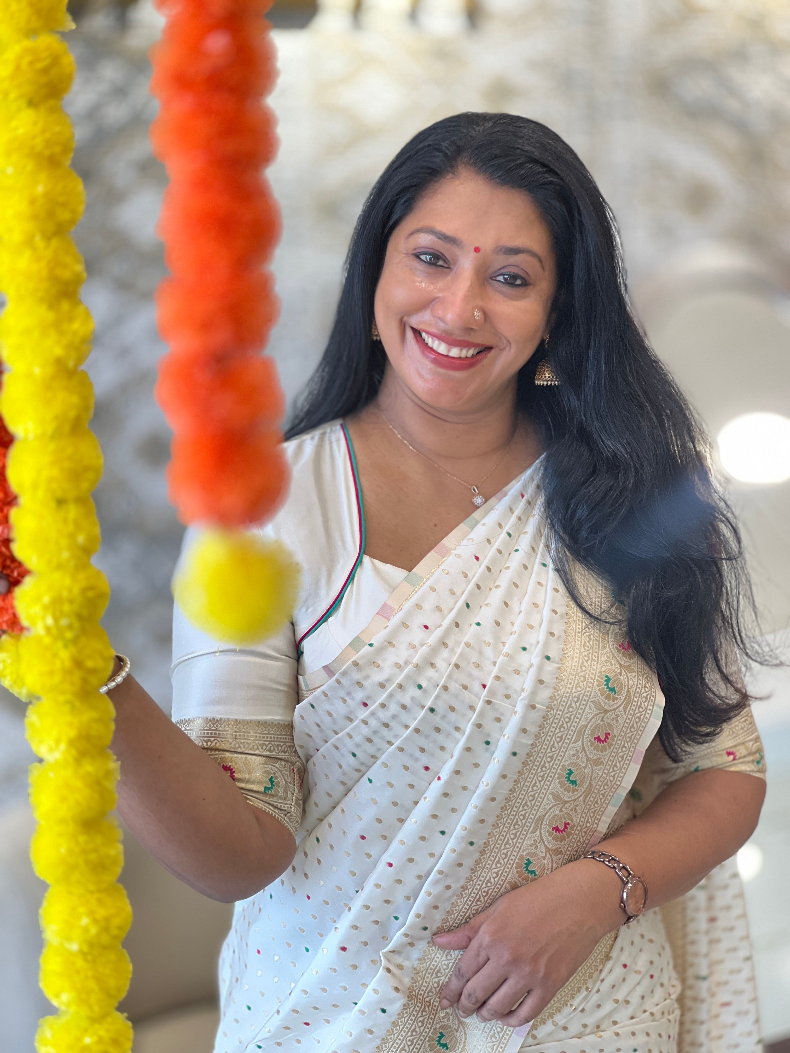 Traditional Meenakari Buta Pattern Banarasi Saree | SSN532
