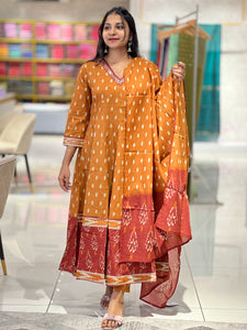 Ikat Inspired Printed Cambric Cotton Kurta Set | NCF271