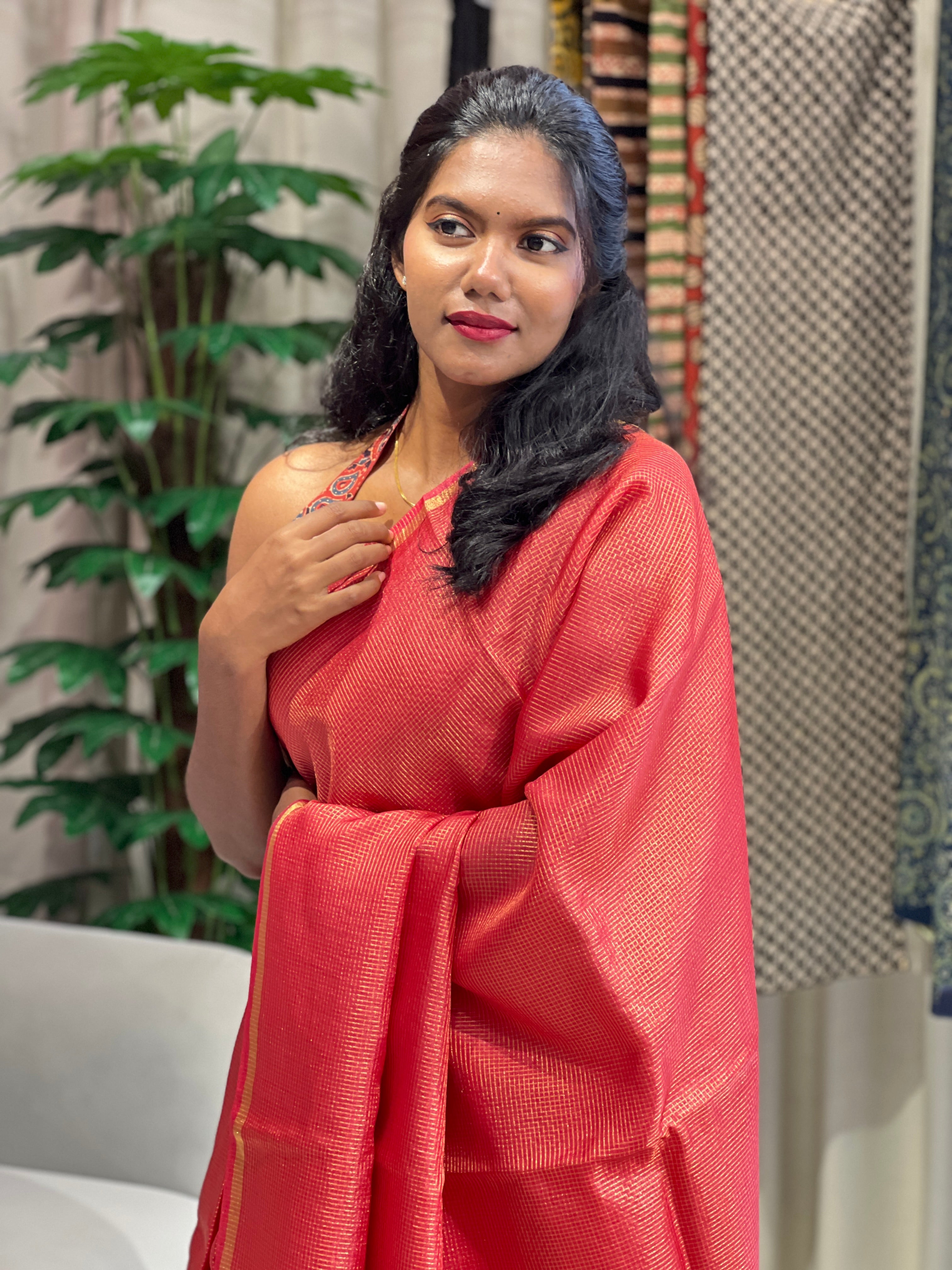 Zari Check Pattern With Tie & Dye Detailed Tussar Saree | HS1268