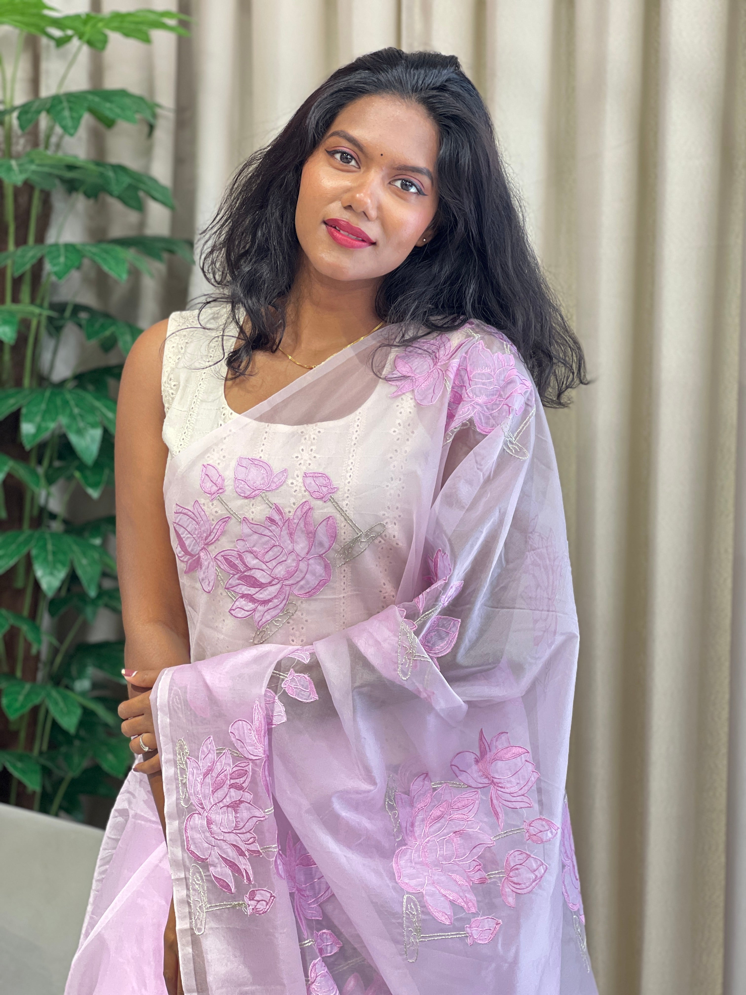 Floral Applique Patterned Organza Saree | MM267