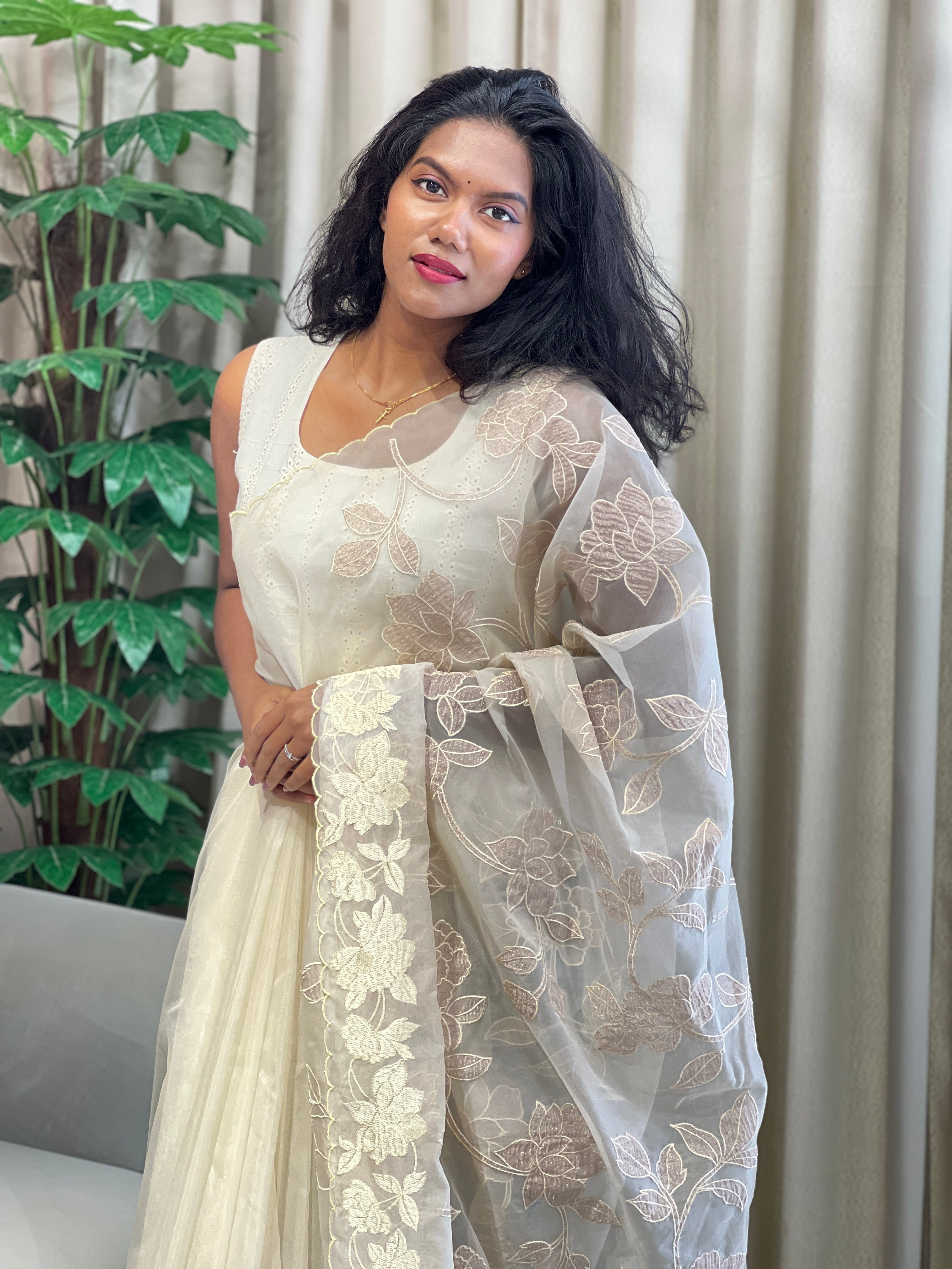 Floral Applique Detailed Organza Saree | MM258