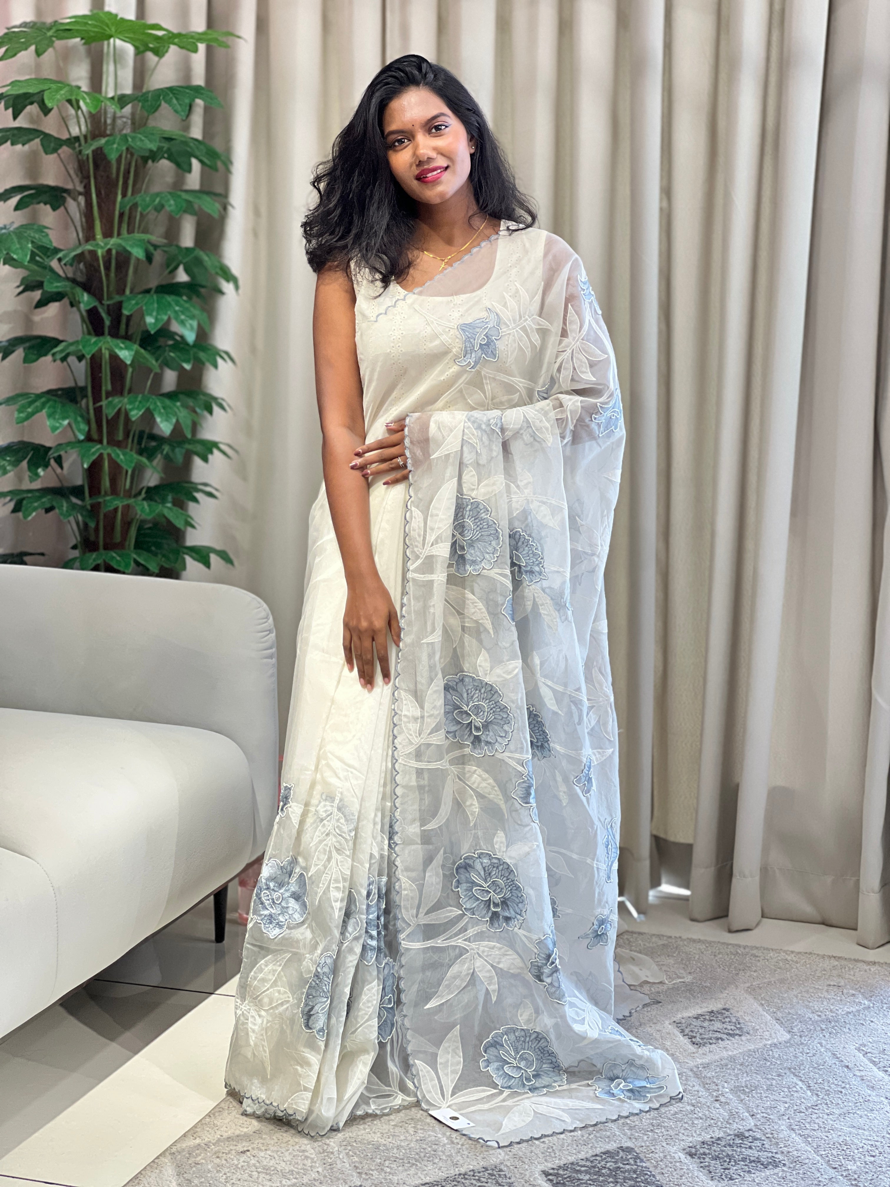 Floral Applique With Sugar Beads Highlighted Organza Saree | MM274