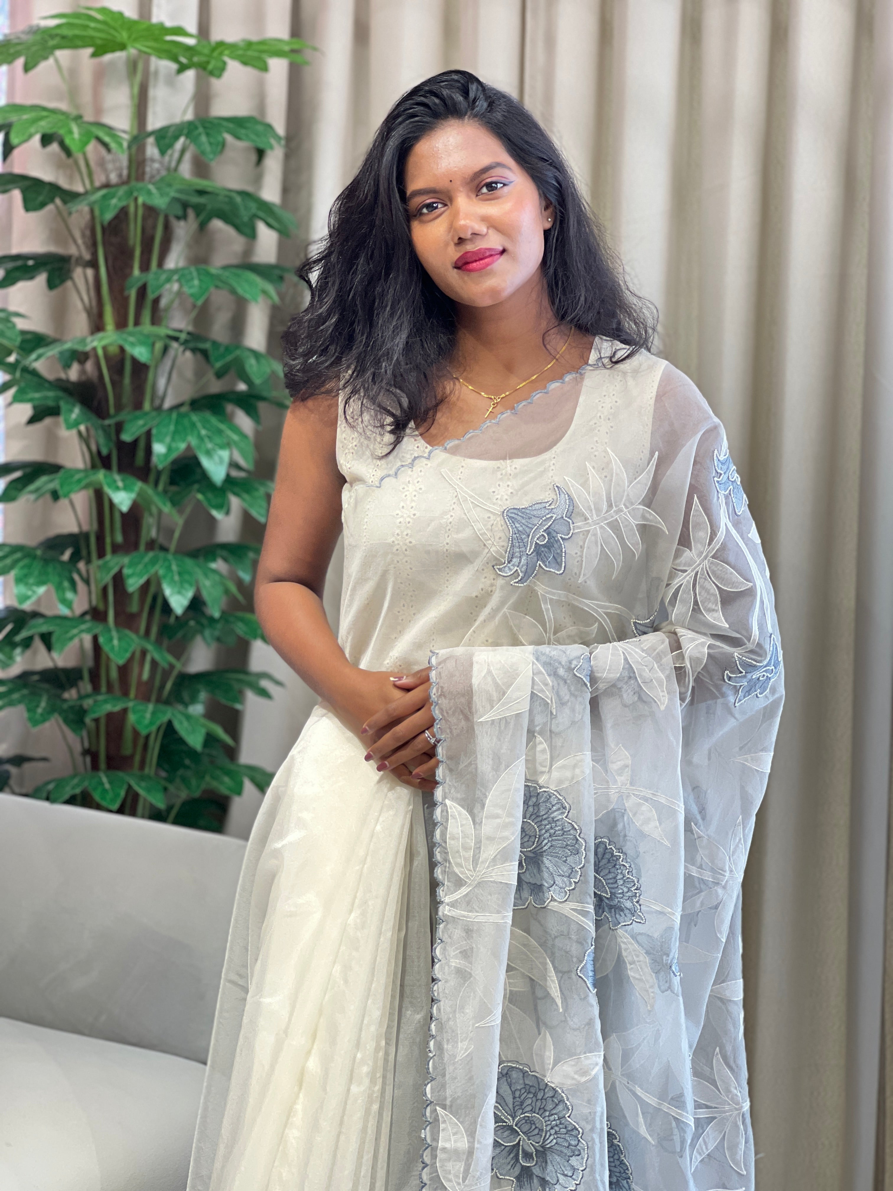 Floral Applique With Sugar Beads Highlighted Organza Saree | MM274