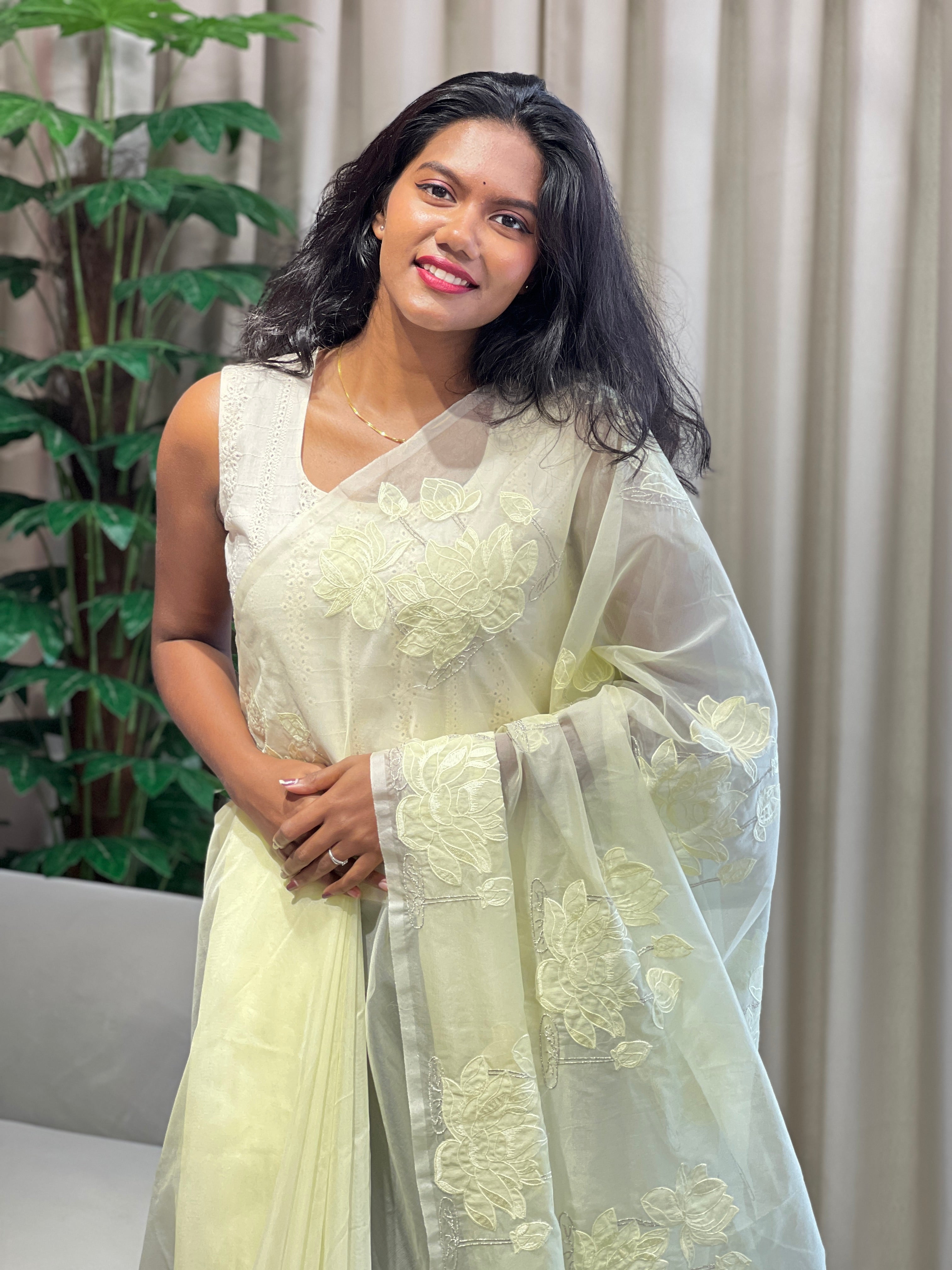 Floral Applique Patterned Organza Saree | MM270