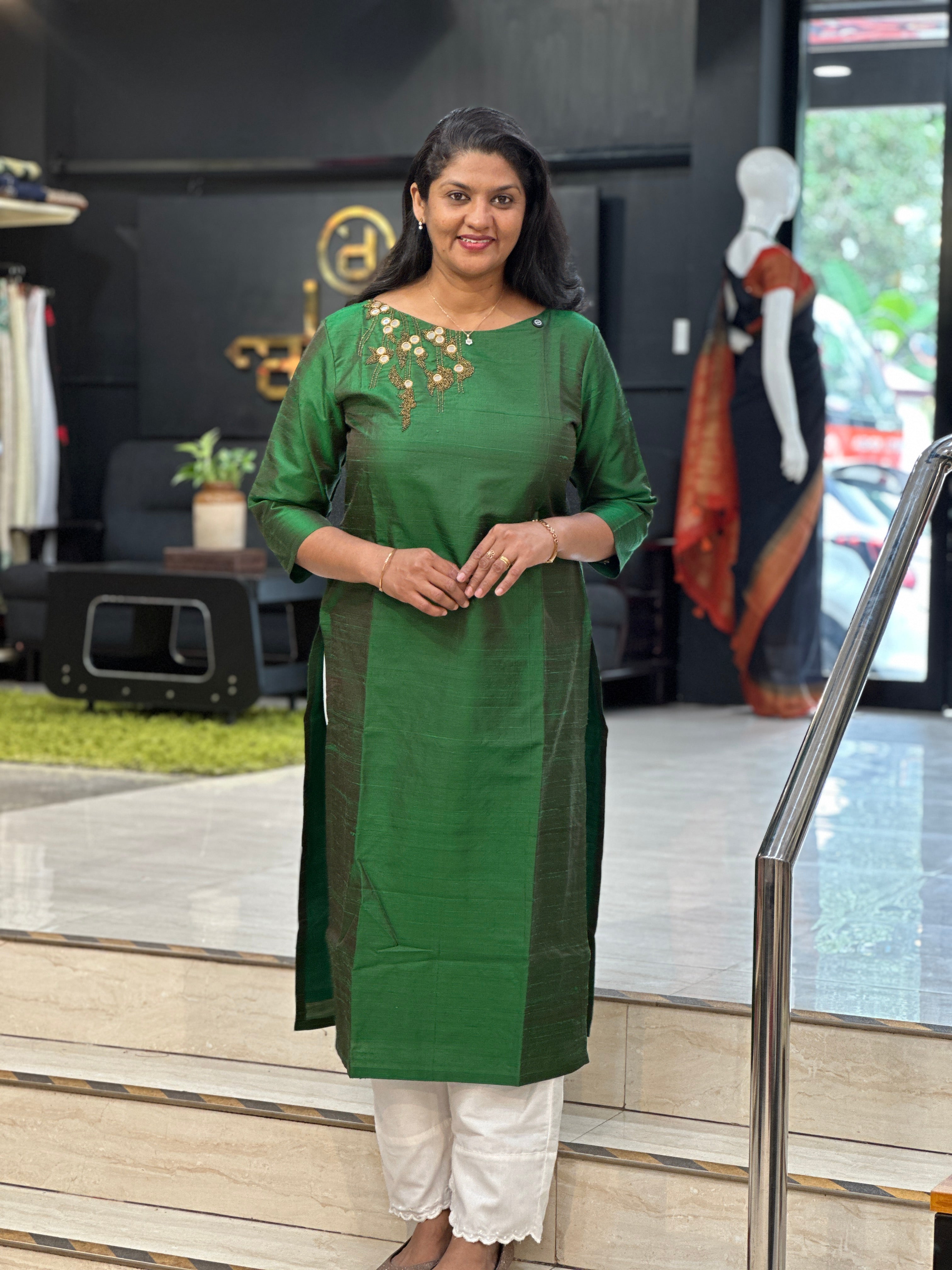 Embroidered Raw Silk Kurta | DNT1219