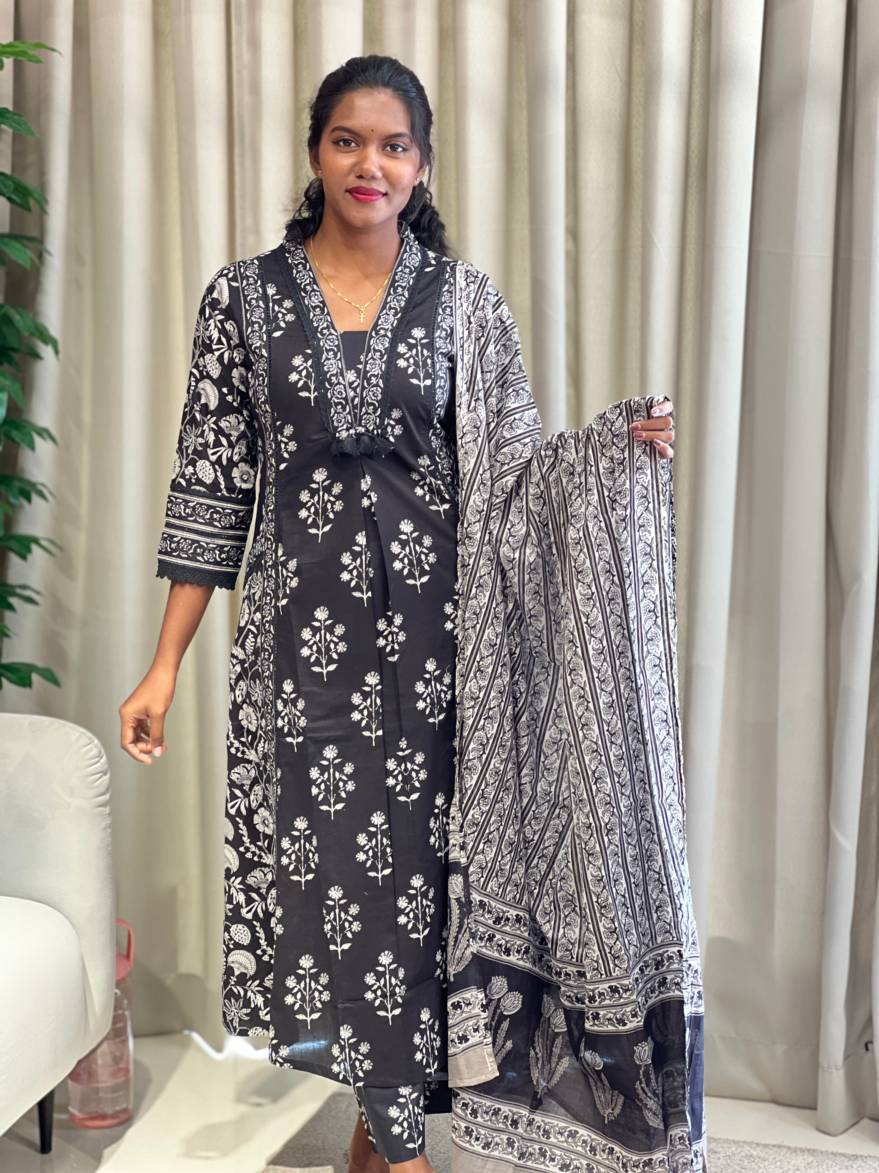 Floral Printed Cotton Kurta Set | PGI293