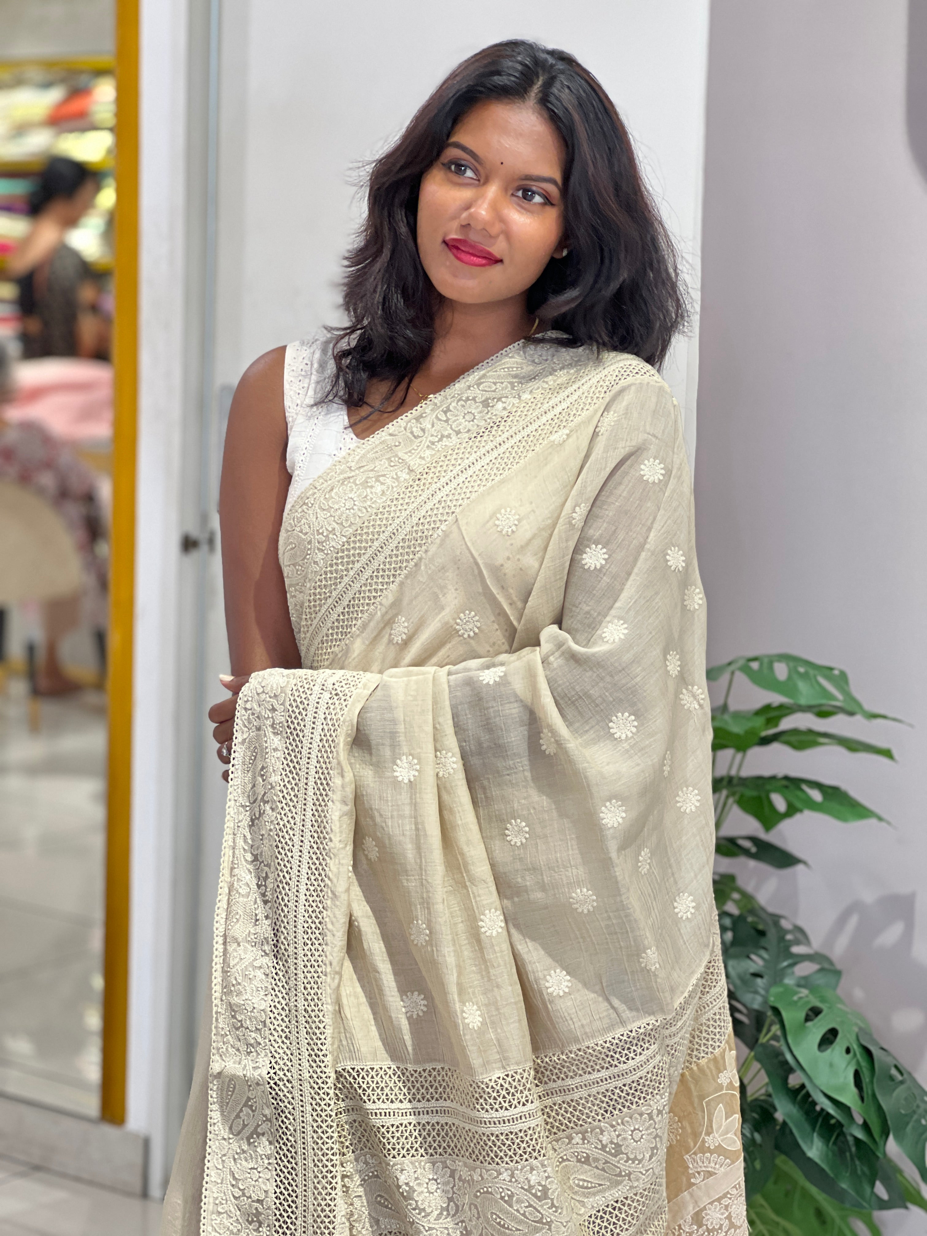 Lucknowi Inspired Embroidery Detailed Mul Chanderi Saree | MM427
