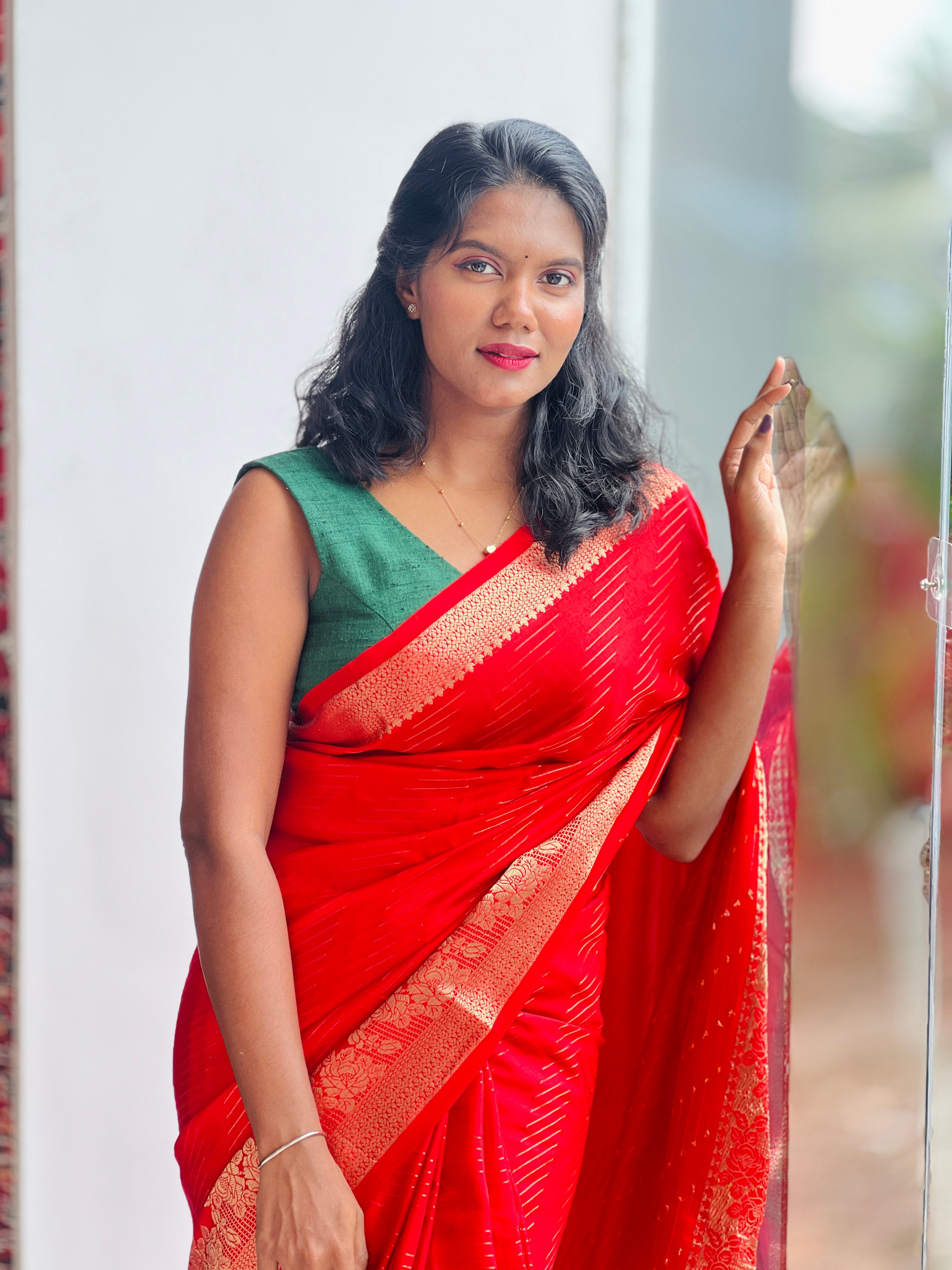 Diagonal Stripe Weaving Warm Silk Saree | SHC168
