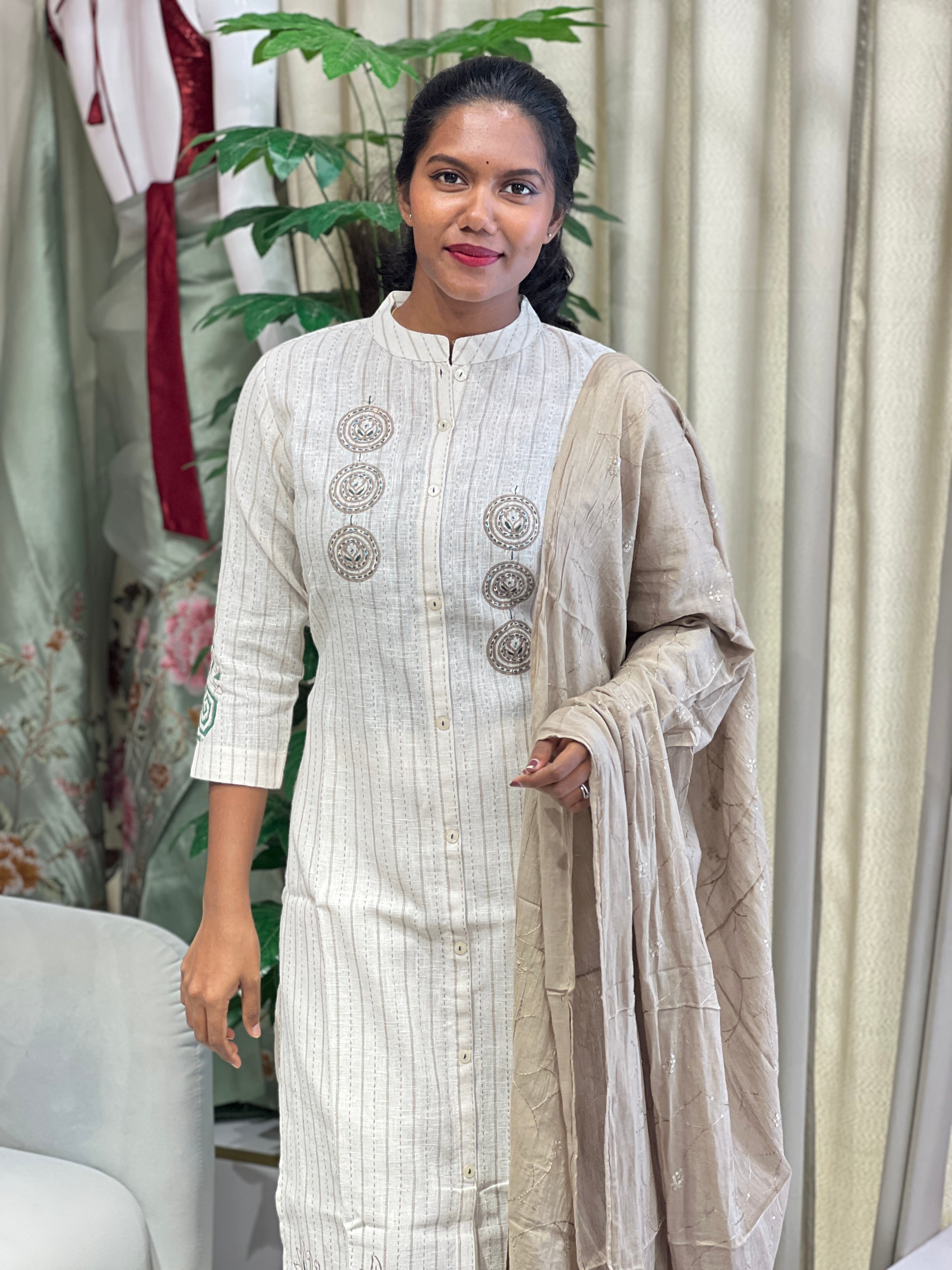 Kantha Embroidery Detailed Linen Cotton Kurta Set | PGI295