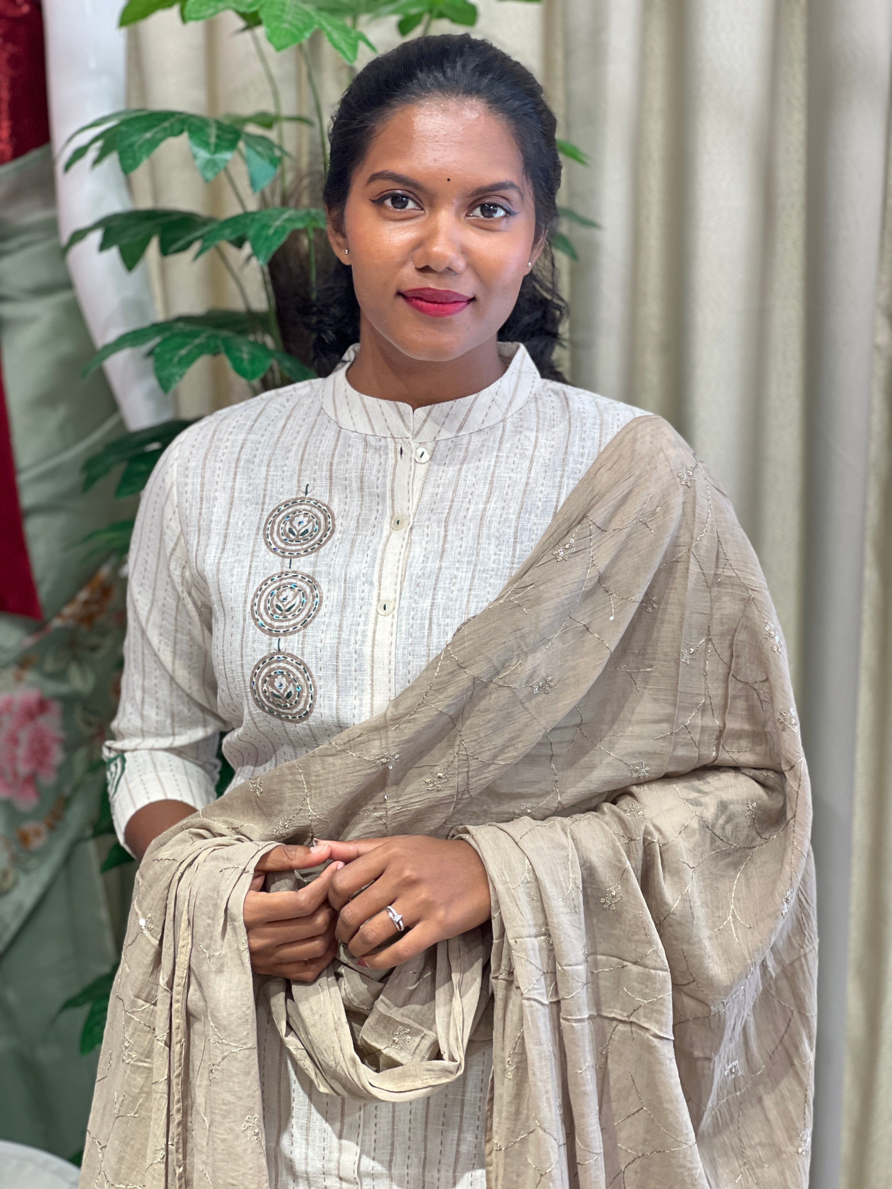 Kantha Embroidery Detailed Linen Cotton Kurta Set | PGI295