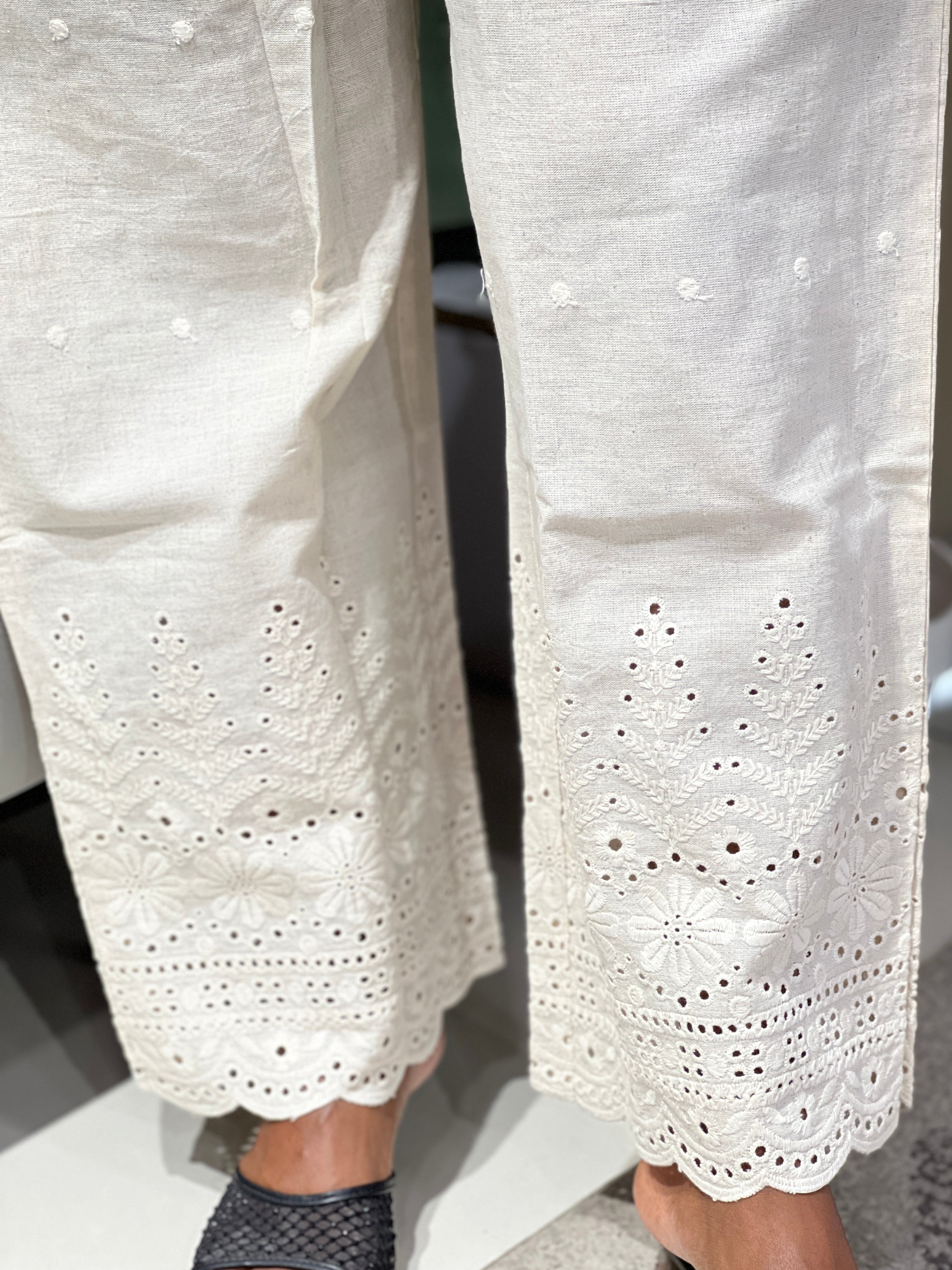 Embroidery With Schiffli Detailed Cotton Bottom | PGI306