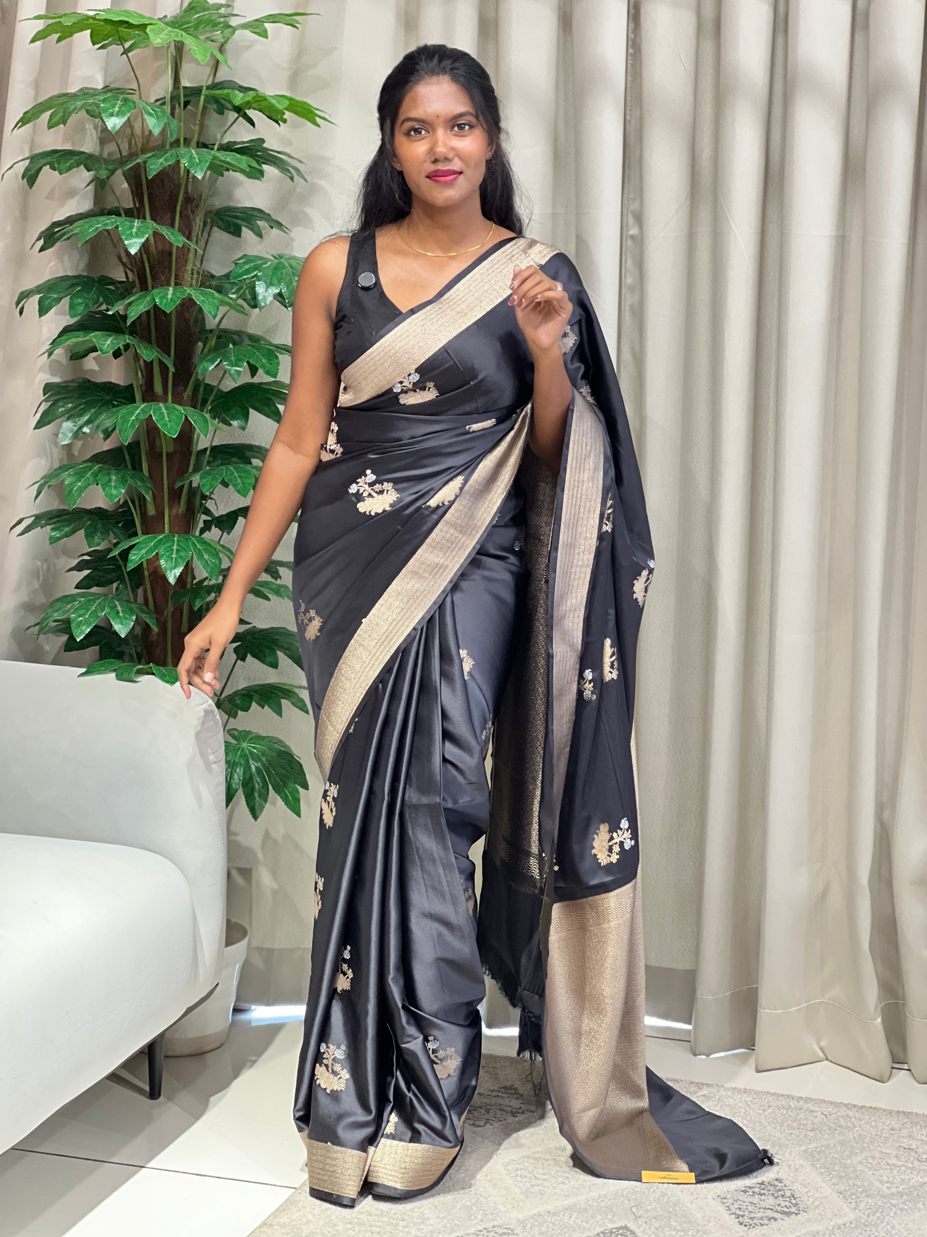 Silver and Golden Zari Woven Semi Banarasi Saree | NN451
