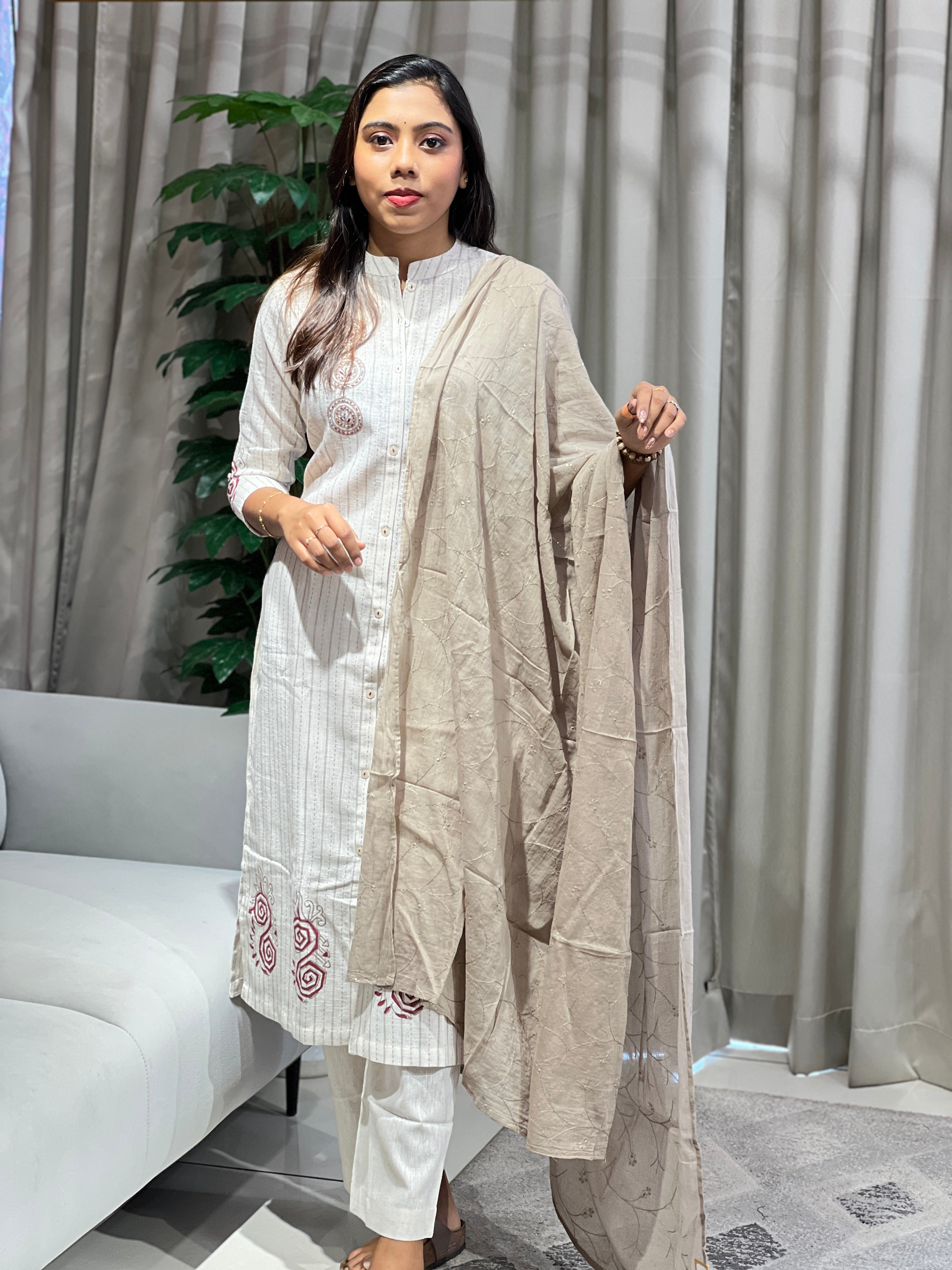 Kantha Embroidery Detailed Linen Cotton Kurta Set | PGI296