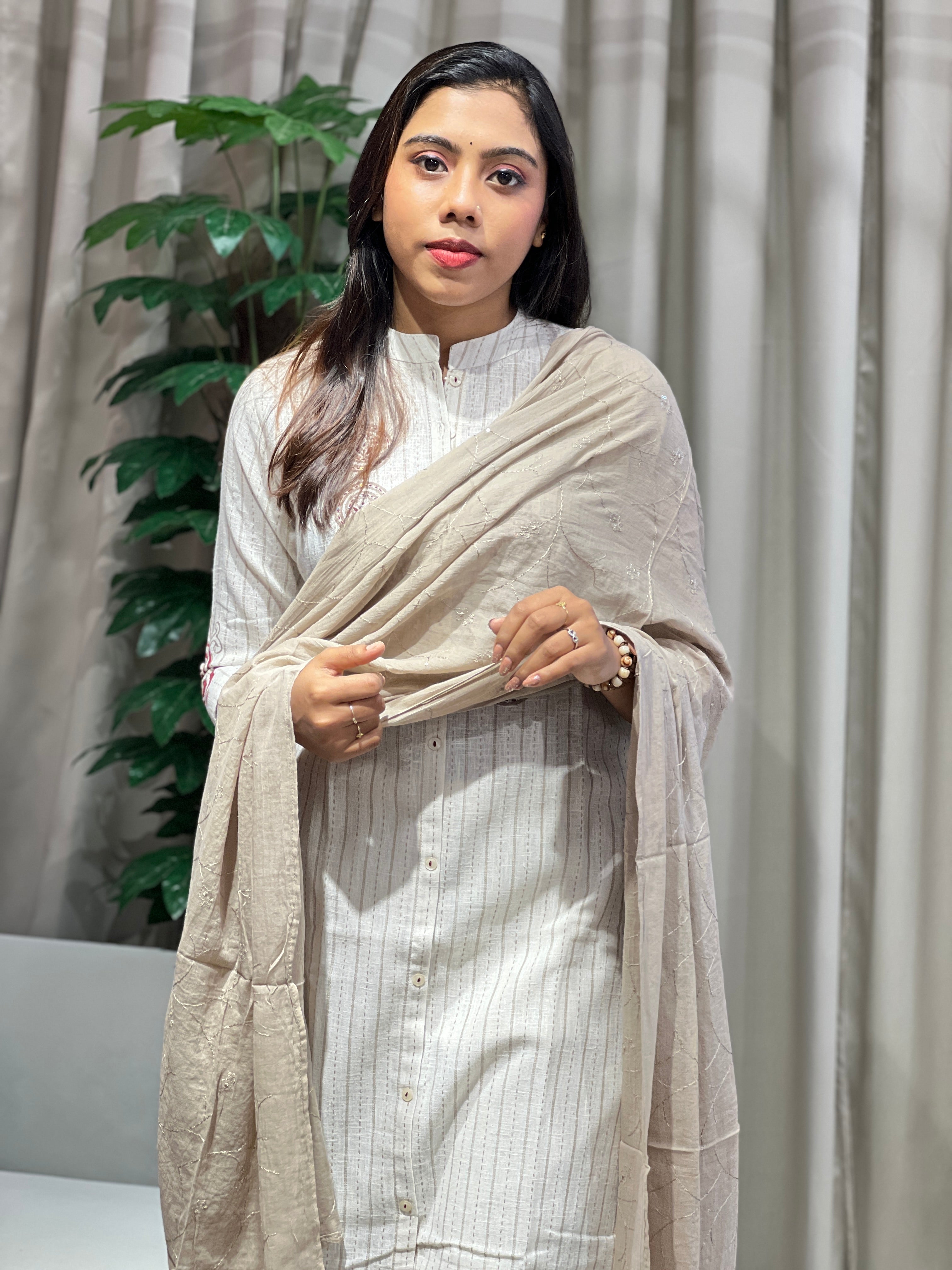 Kantha Embroidery Detailed Linen Cotton Kurta Set | PGI296