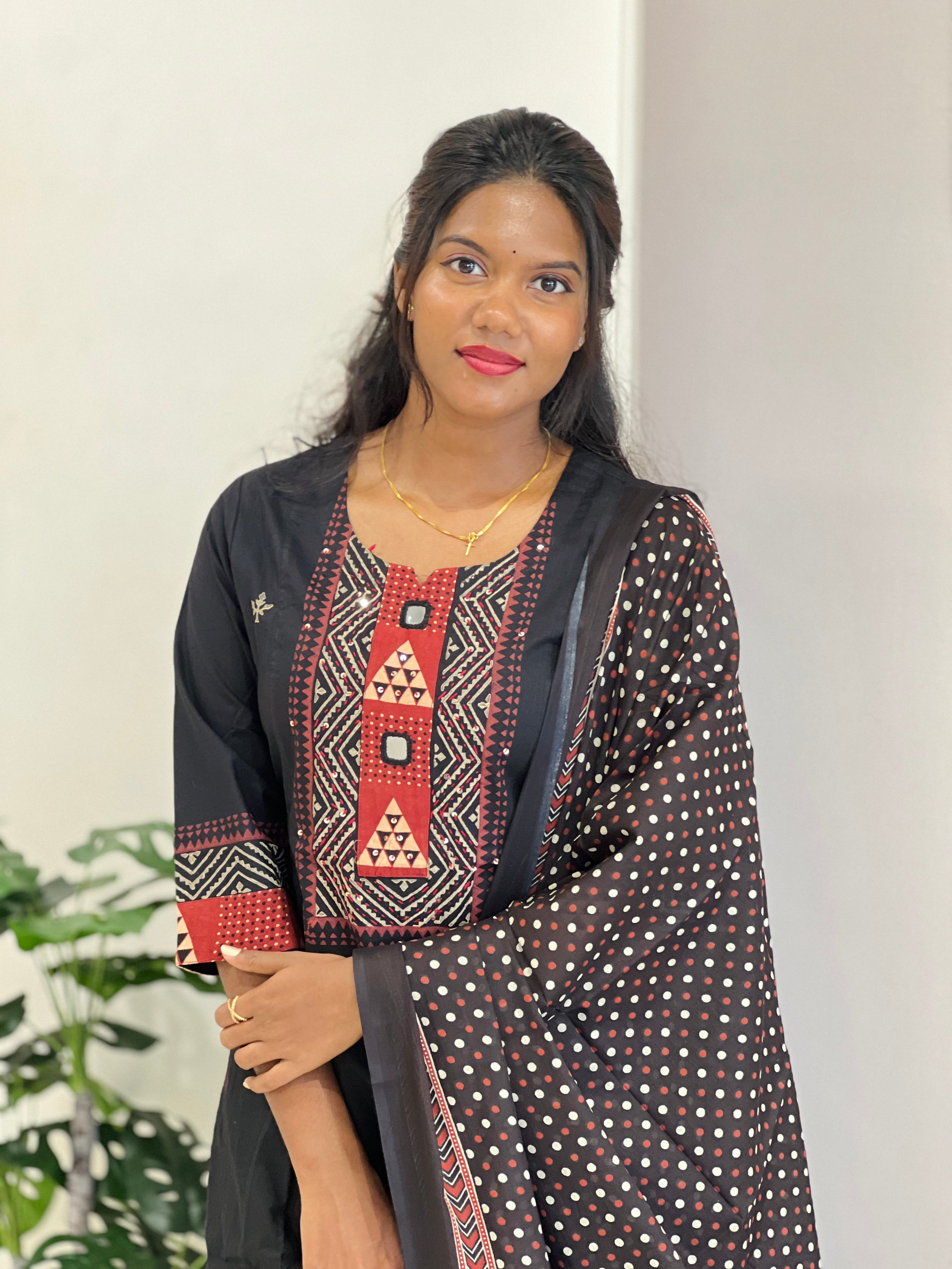 Block Printed Cotton Kurta Set | OMF124