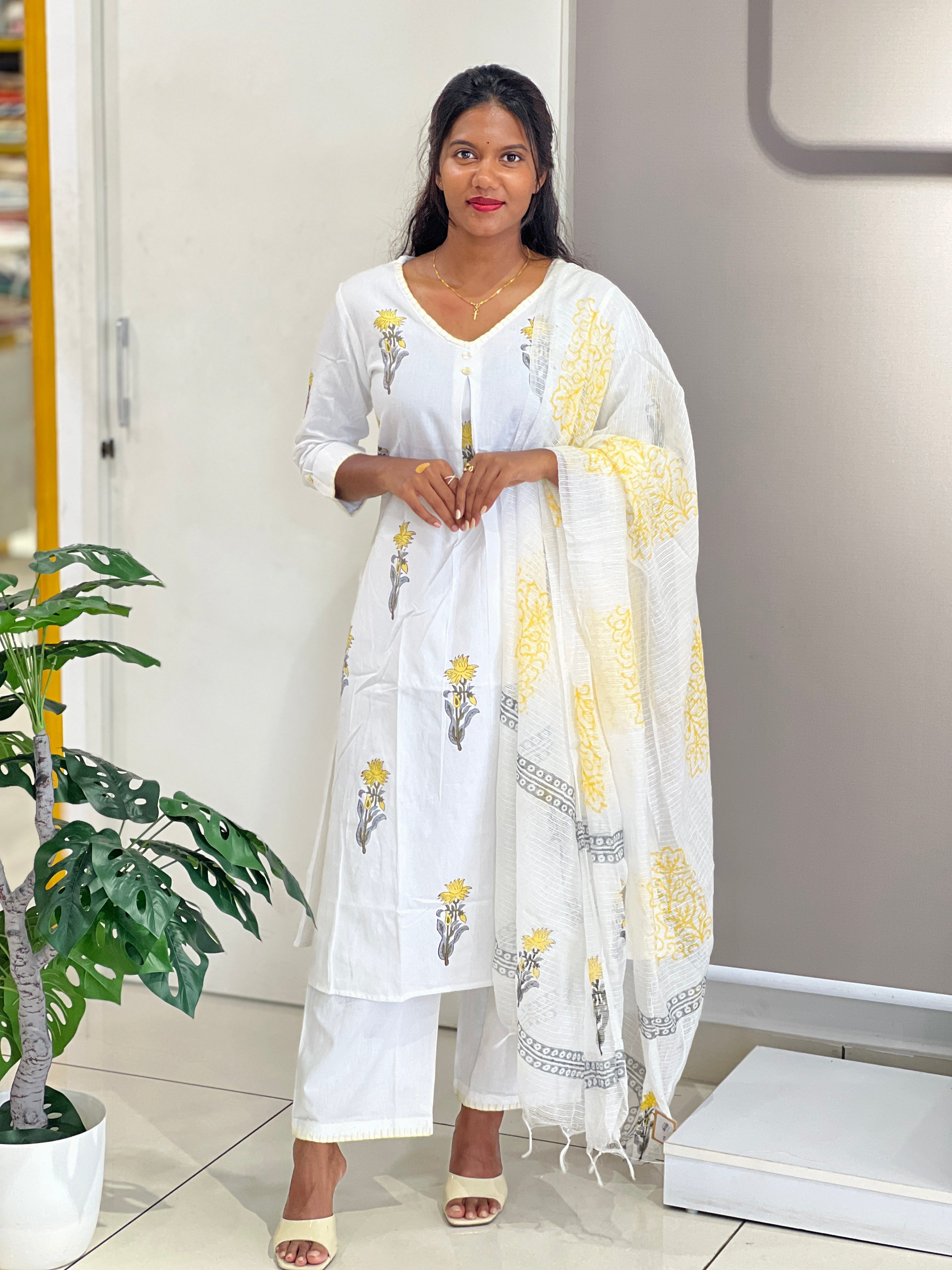 Block Printed Linen Cotton Kurta Set | OMF128