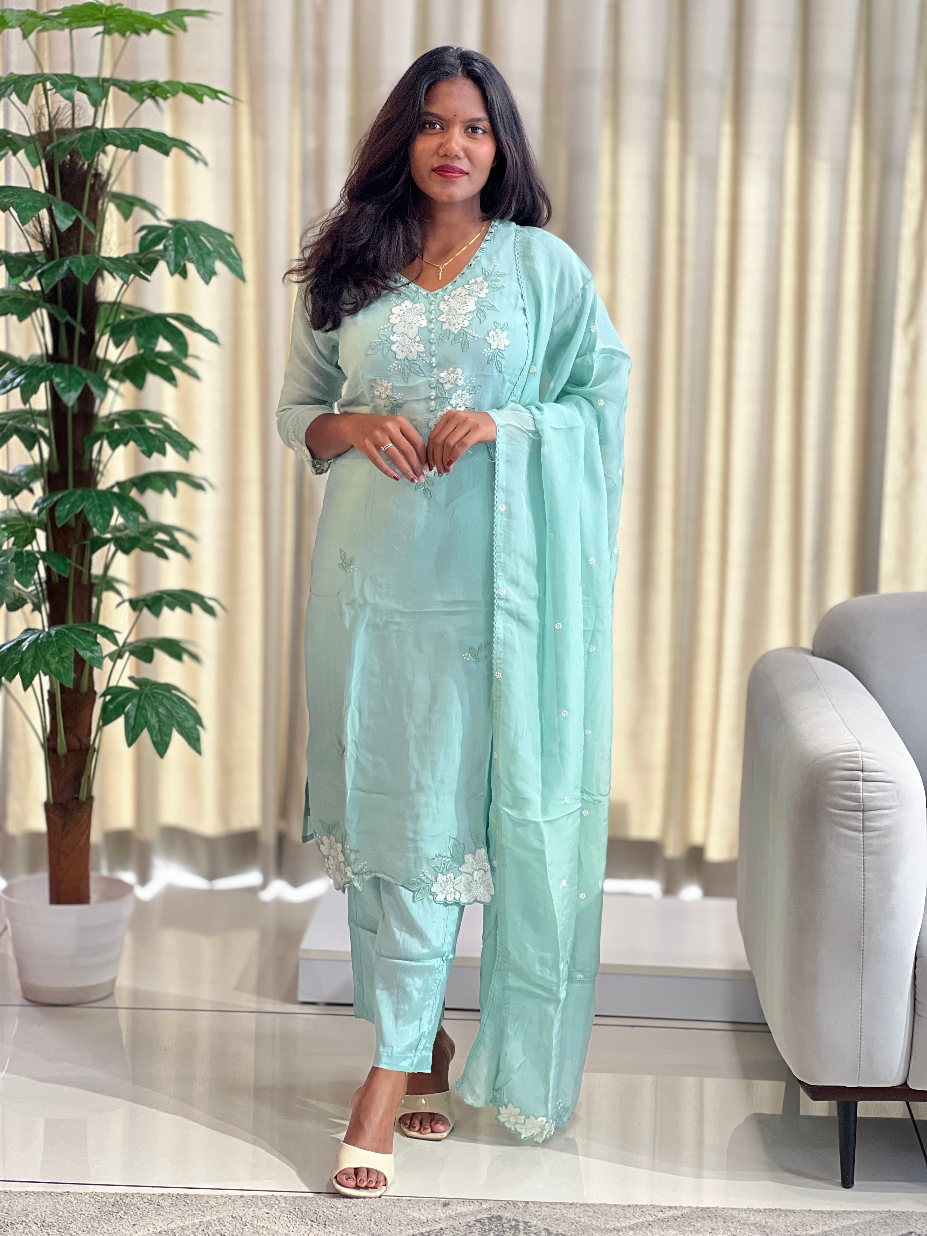 Embroidered Chanderi Kurta Set | PGI135