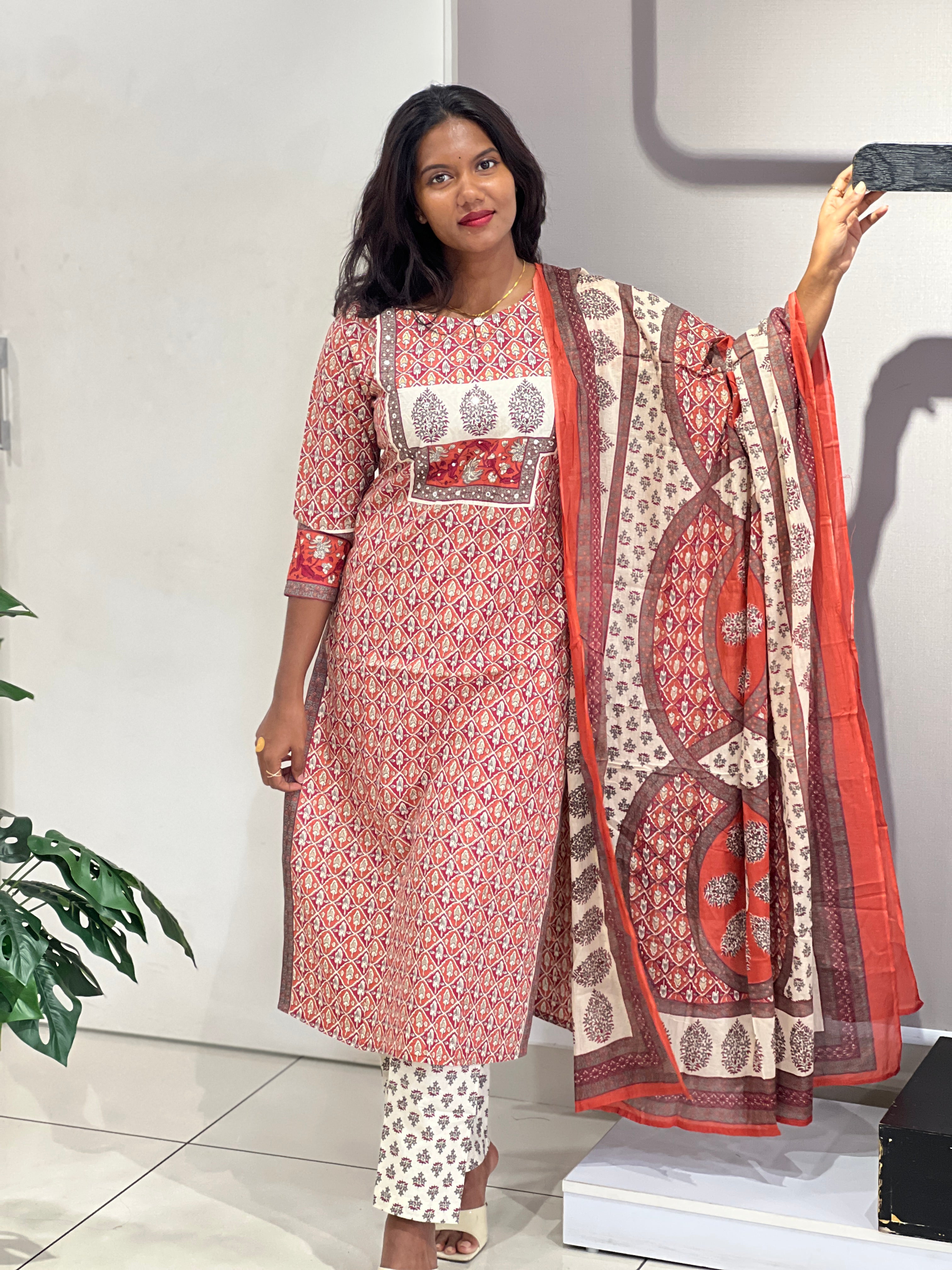 Print With Foil Paint Detailed Cotton Kurta Set | OMF109