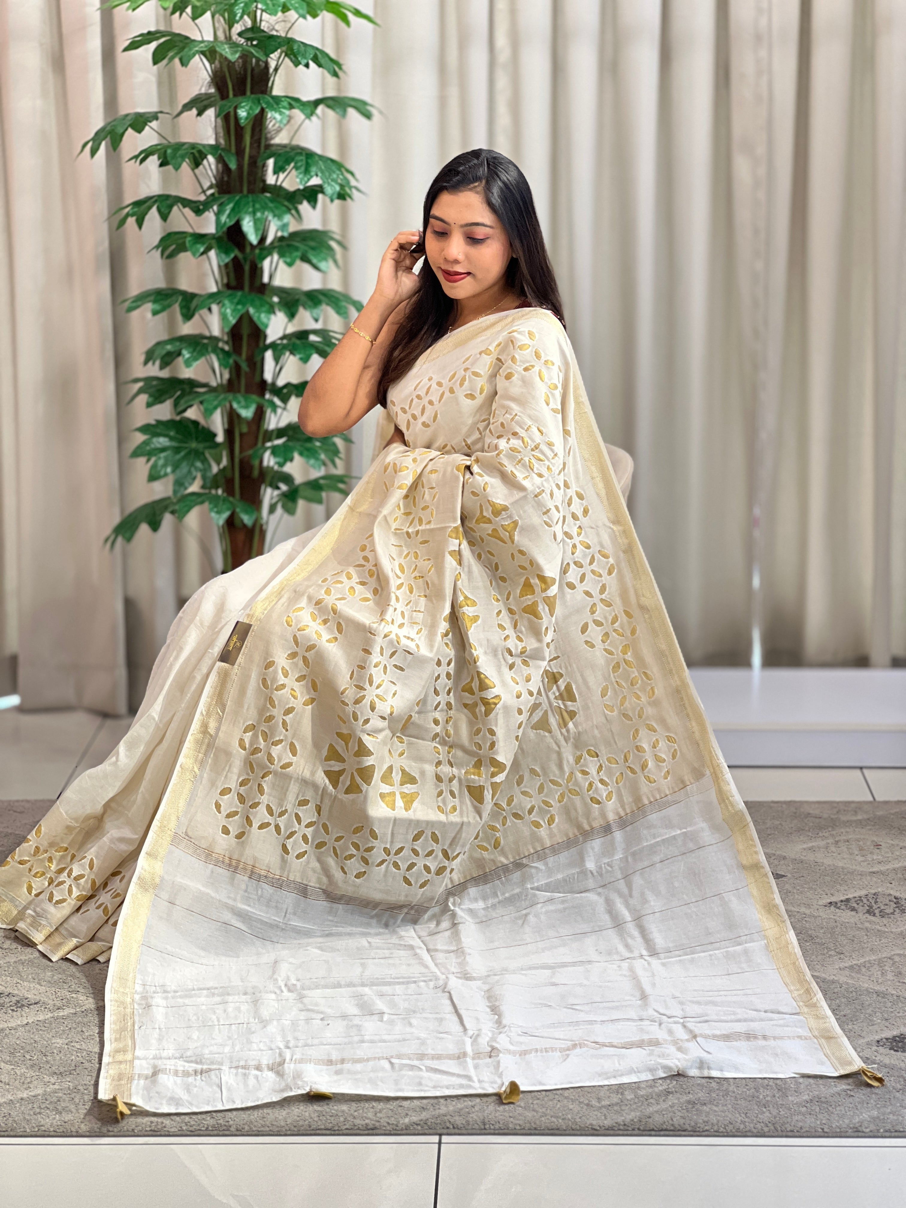 Hand Reverse Applique Work Maheshwari Silk Saree | AH800