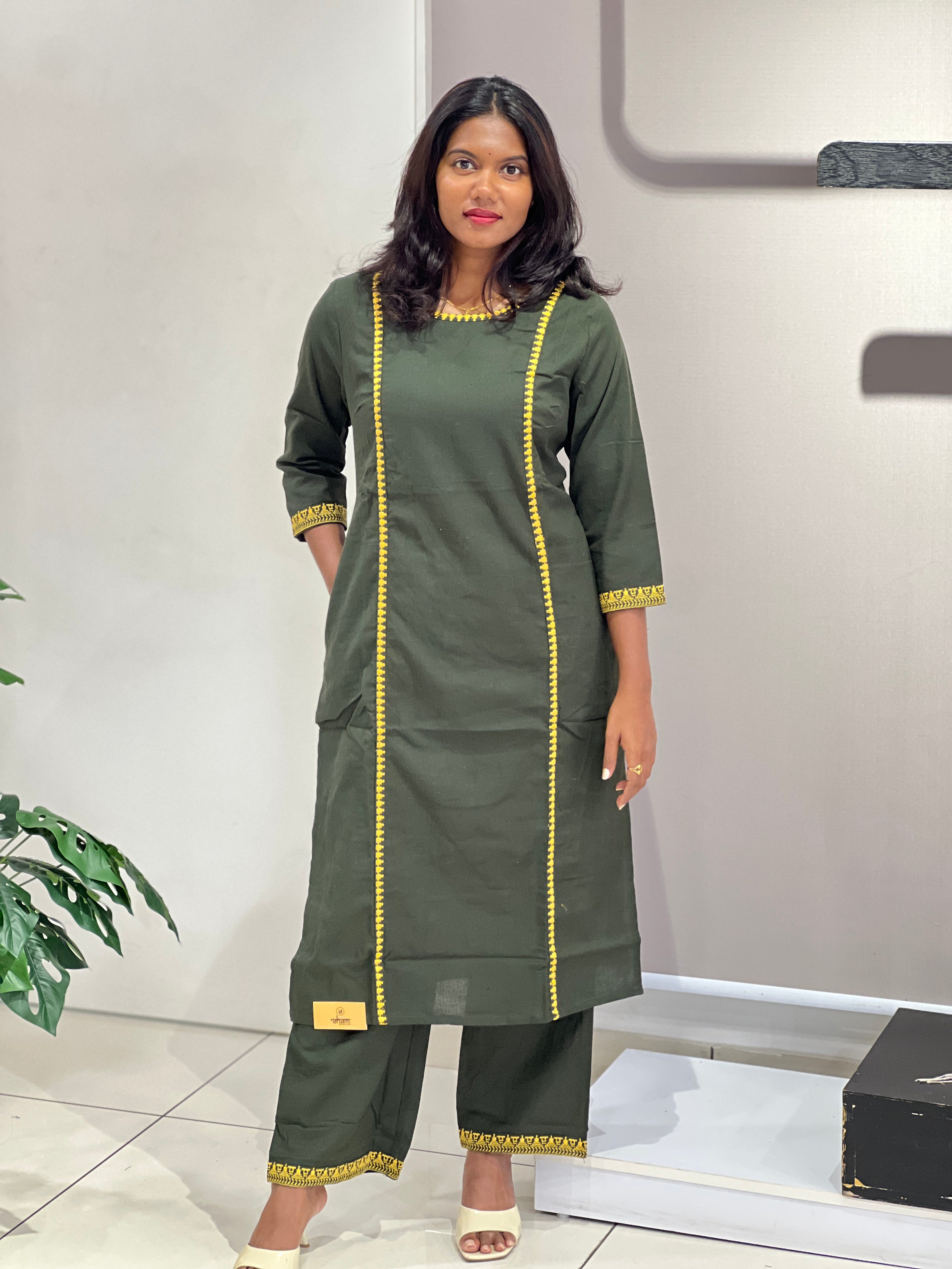 Thread Woven Patterned Soft Cotton Kurta Set | OMF103