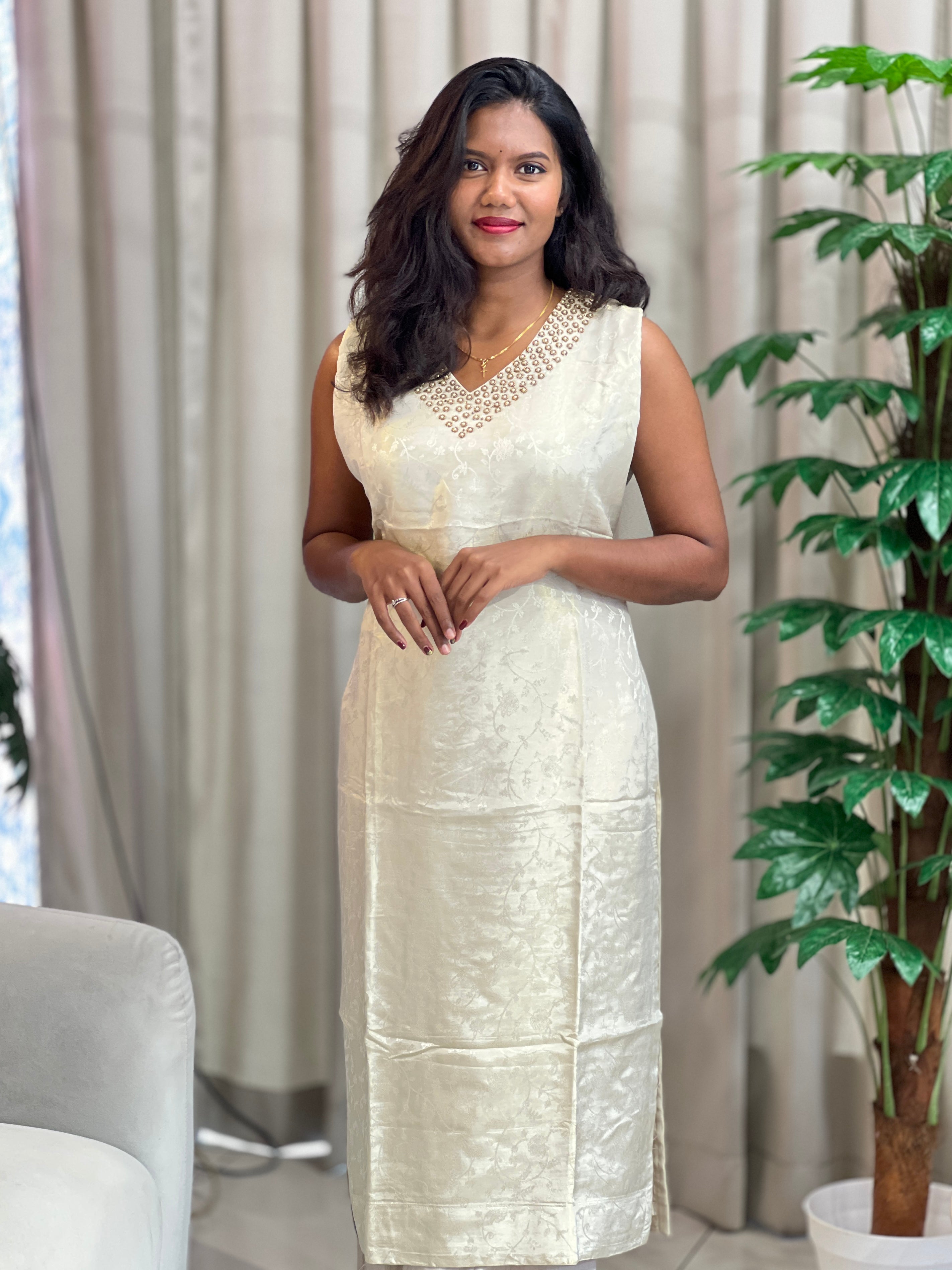 Hand Work Yoke Portion Chanderi Kurta | NAI102