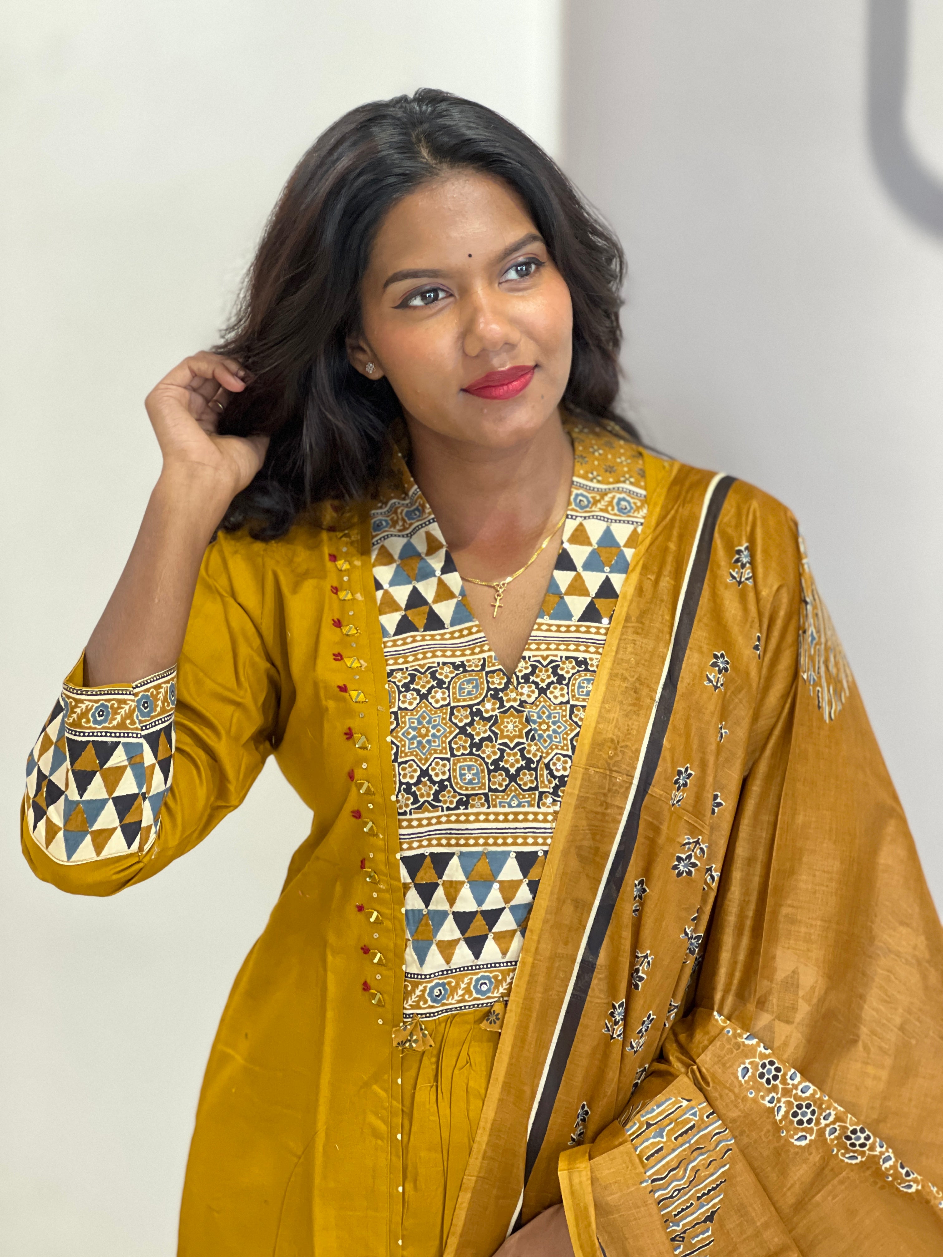 Block Printed Patch Detailed Cotton Kurta Set | OMF115