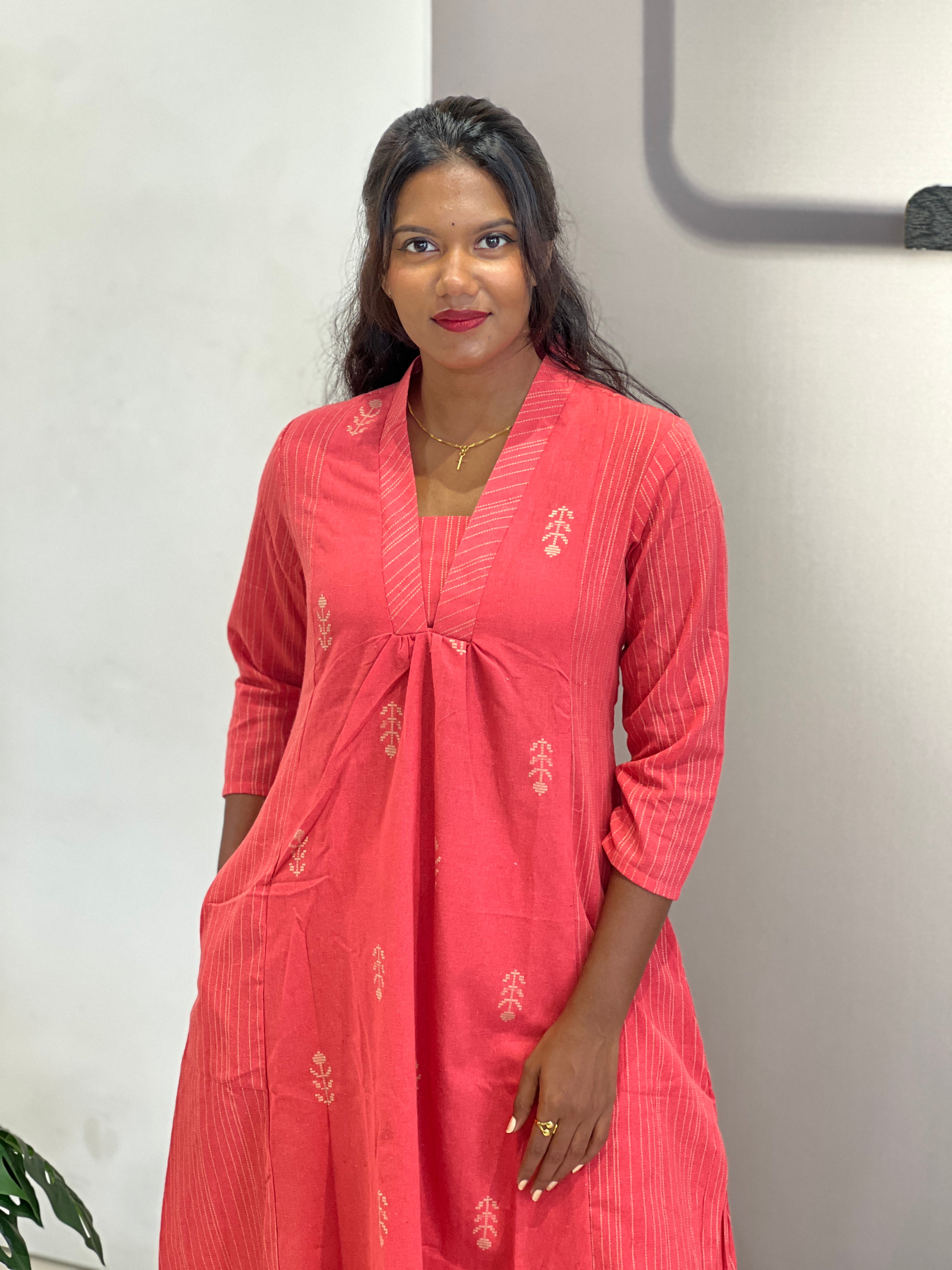 Thread Woven Cotton Kurta Set | OMF102