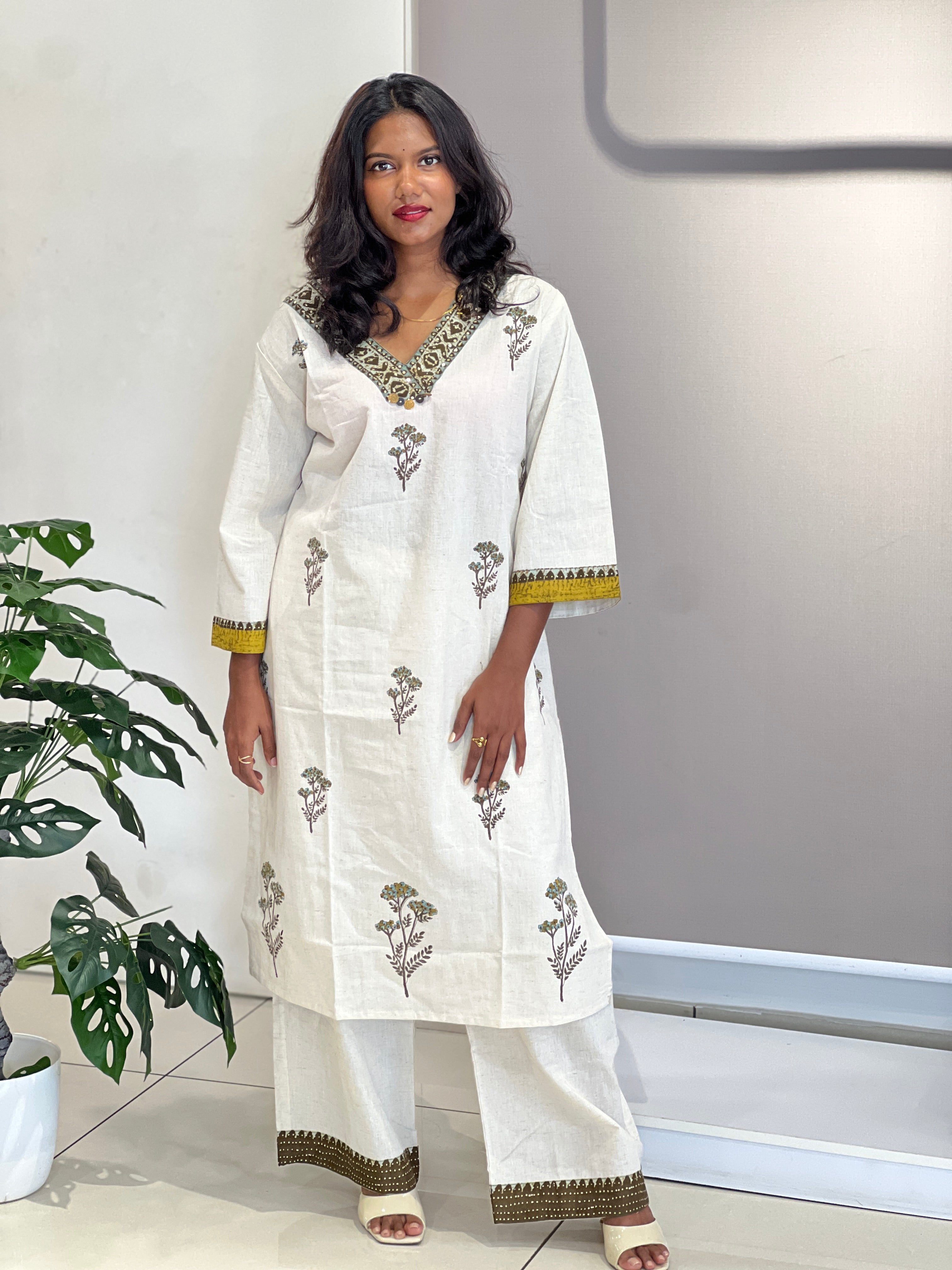 Block Print Detailed Cotton Kurta Set | OMF119