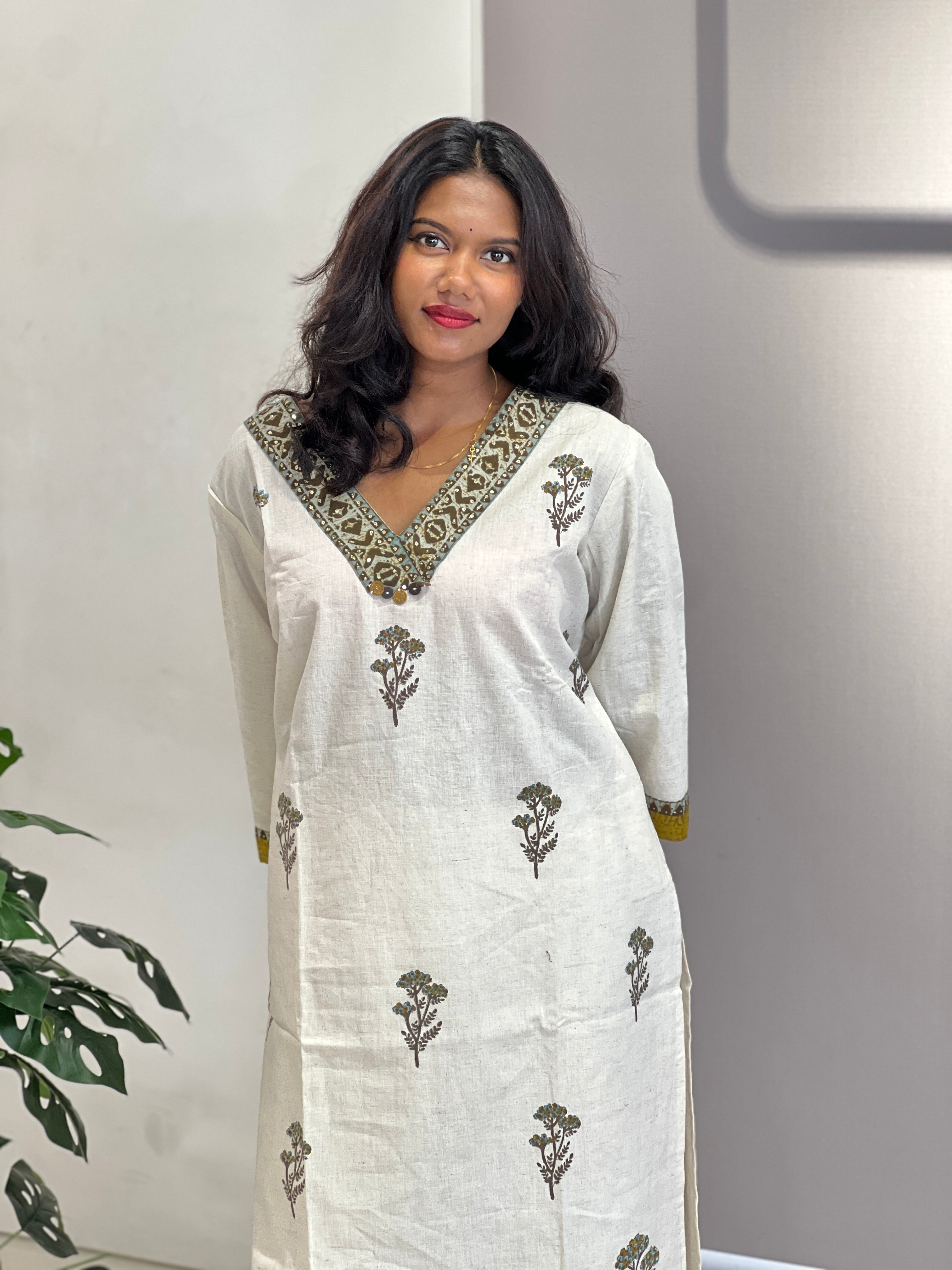 Block Print Detailed Cotton Kurta Set | OMF119
