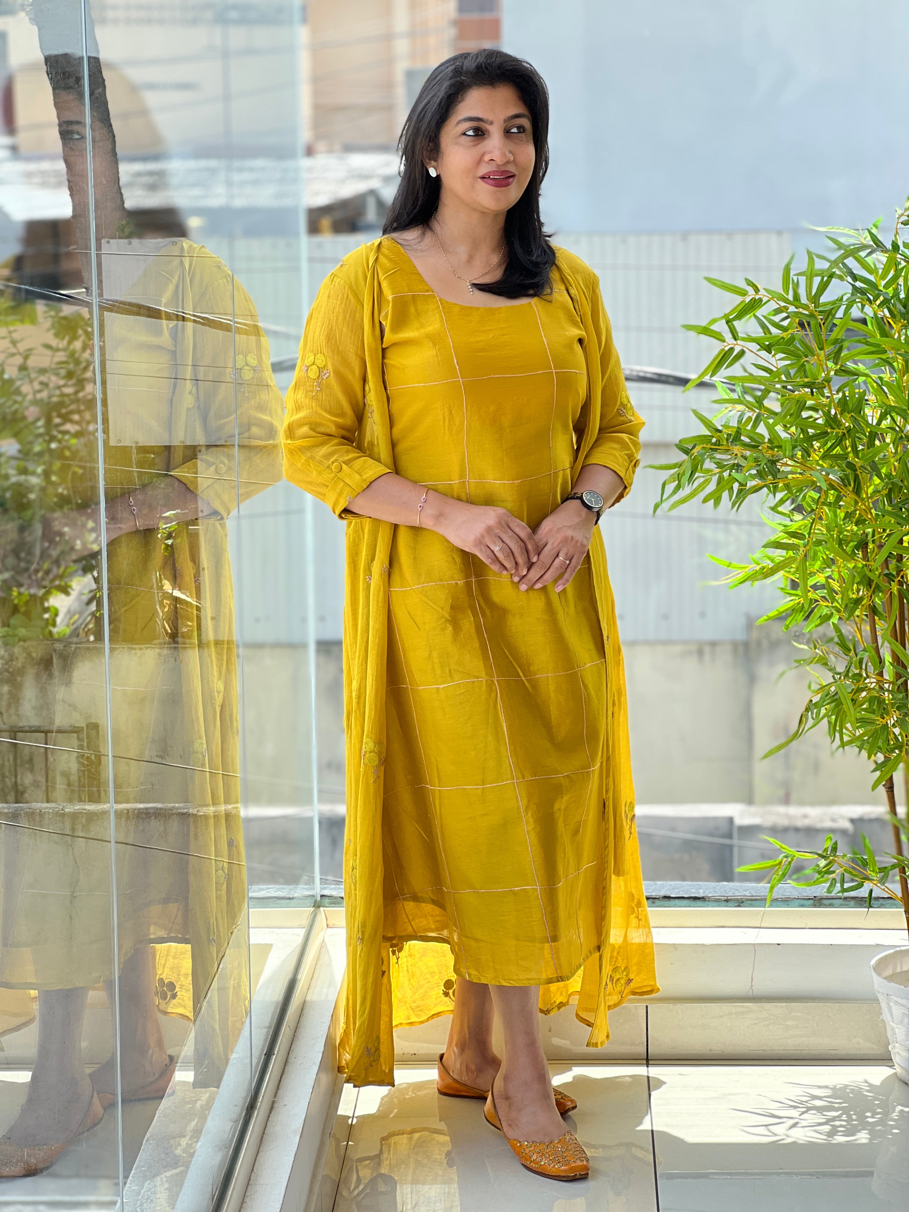 Check Pattern With Floral Embroidery Detailed Kurta With Jacket | DN776